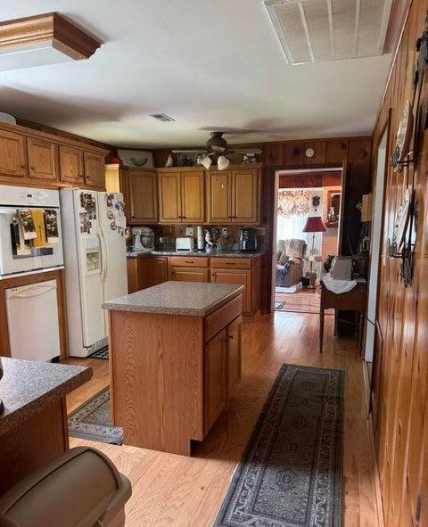 917 Columbia Ave, Centerville, TN 37033