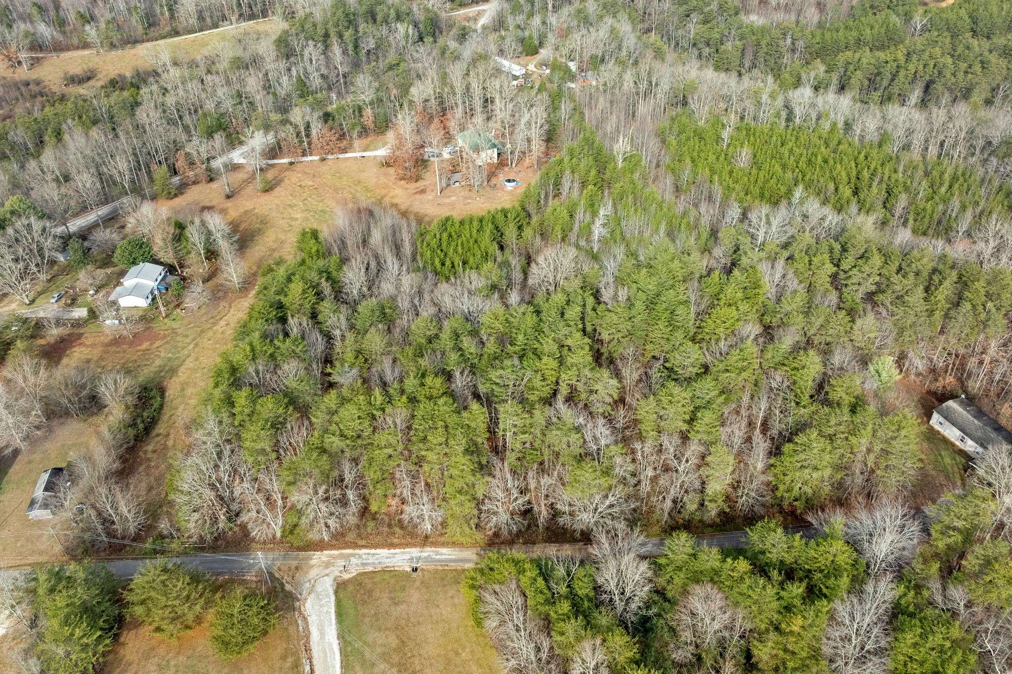 2 Ev Rd, Spencer, TN 38585