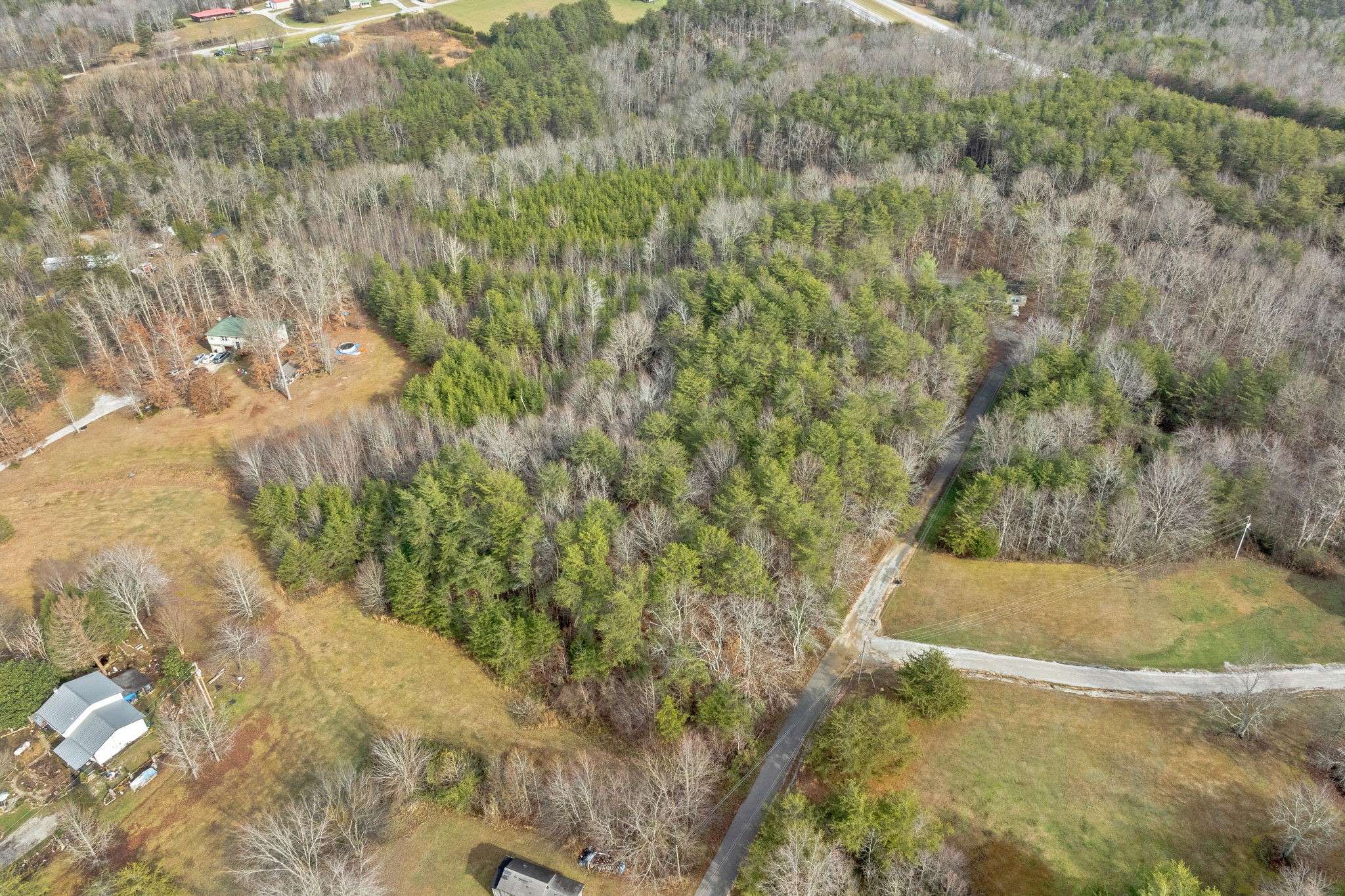 2 Ev Rd, Spencer, TN 38585