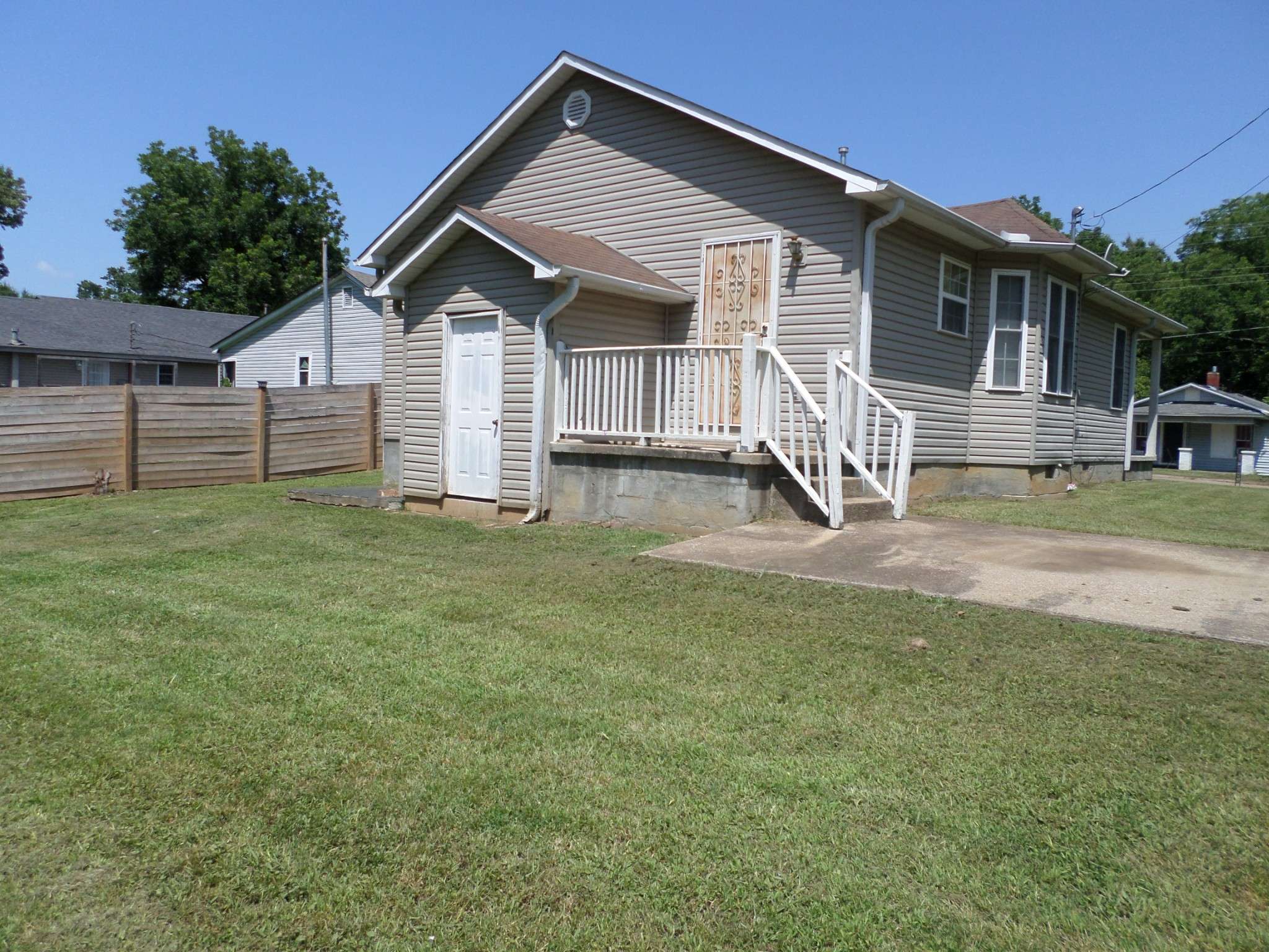 111 Rhea St, Jackson, TN 38301