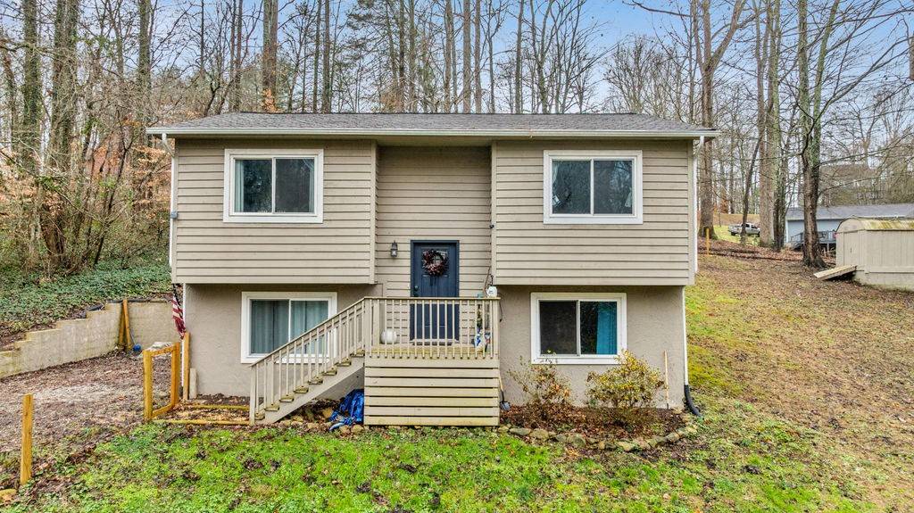 250 McDeerman Rd, Jacksboro, TN 37757