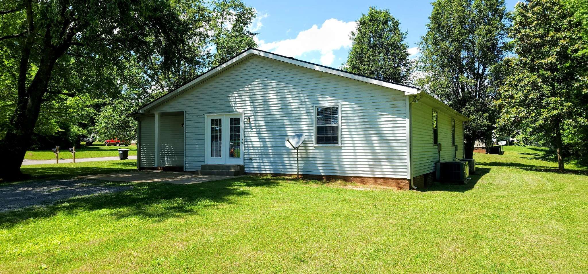 1485 Nichols Dr #B, Clarksville, TN 37042