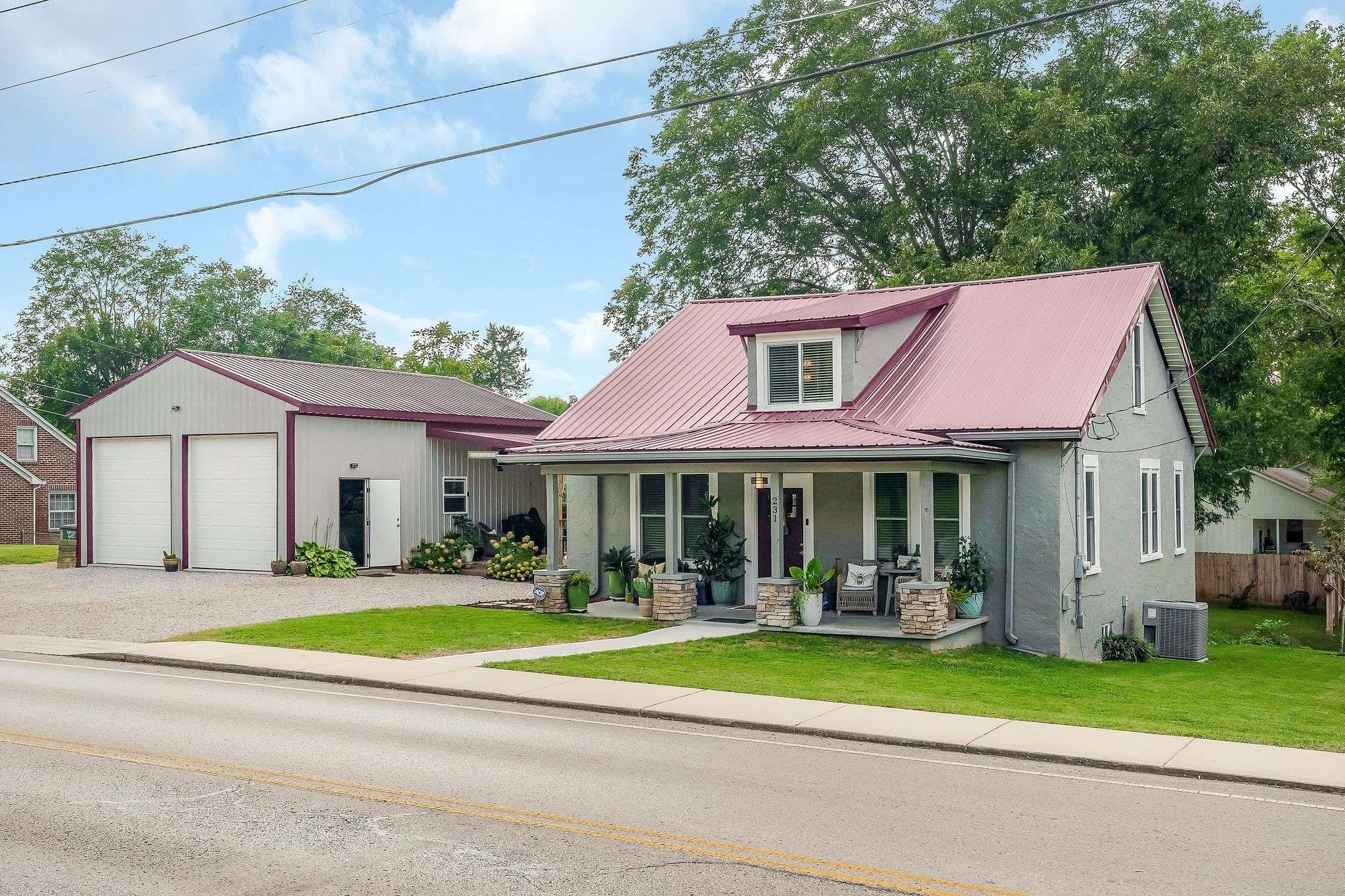 231 S Young St, Sparta, TN 38583