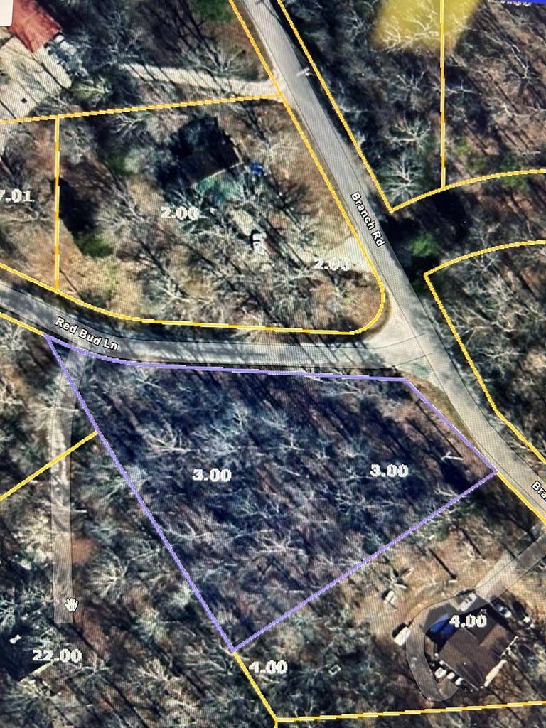 15 Red Bud Ln, Big Sandy, TN 38221
