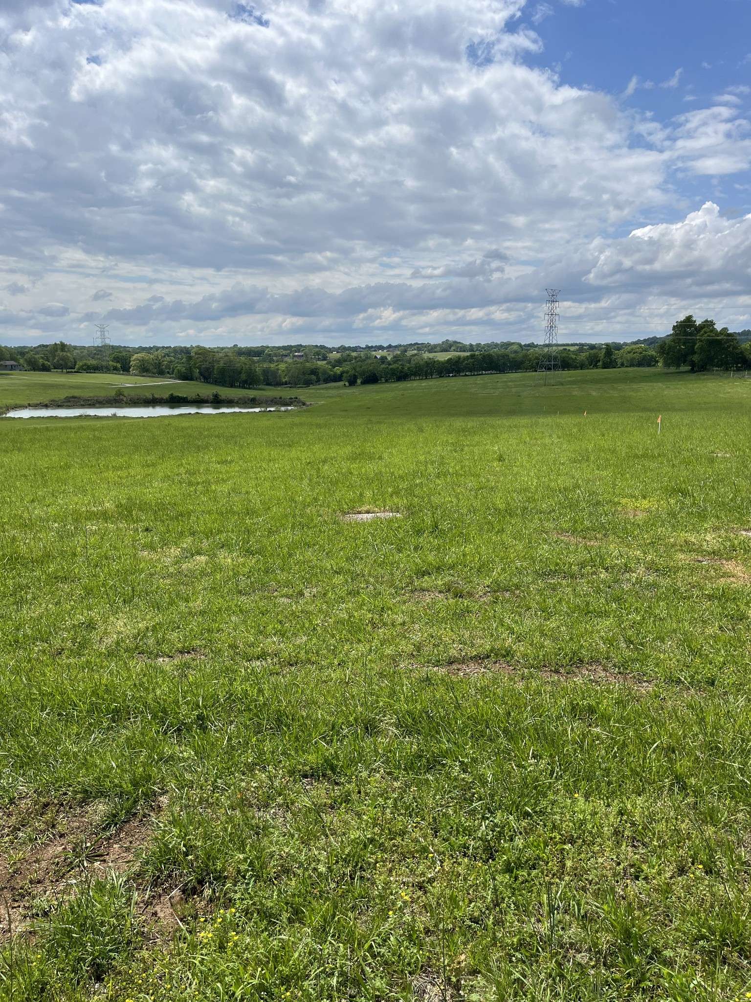 2 Walnut Grove Rd, Hartsville, TN 37074