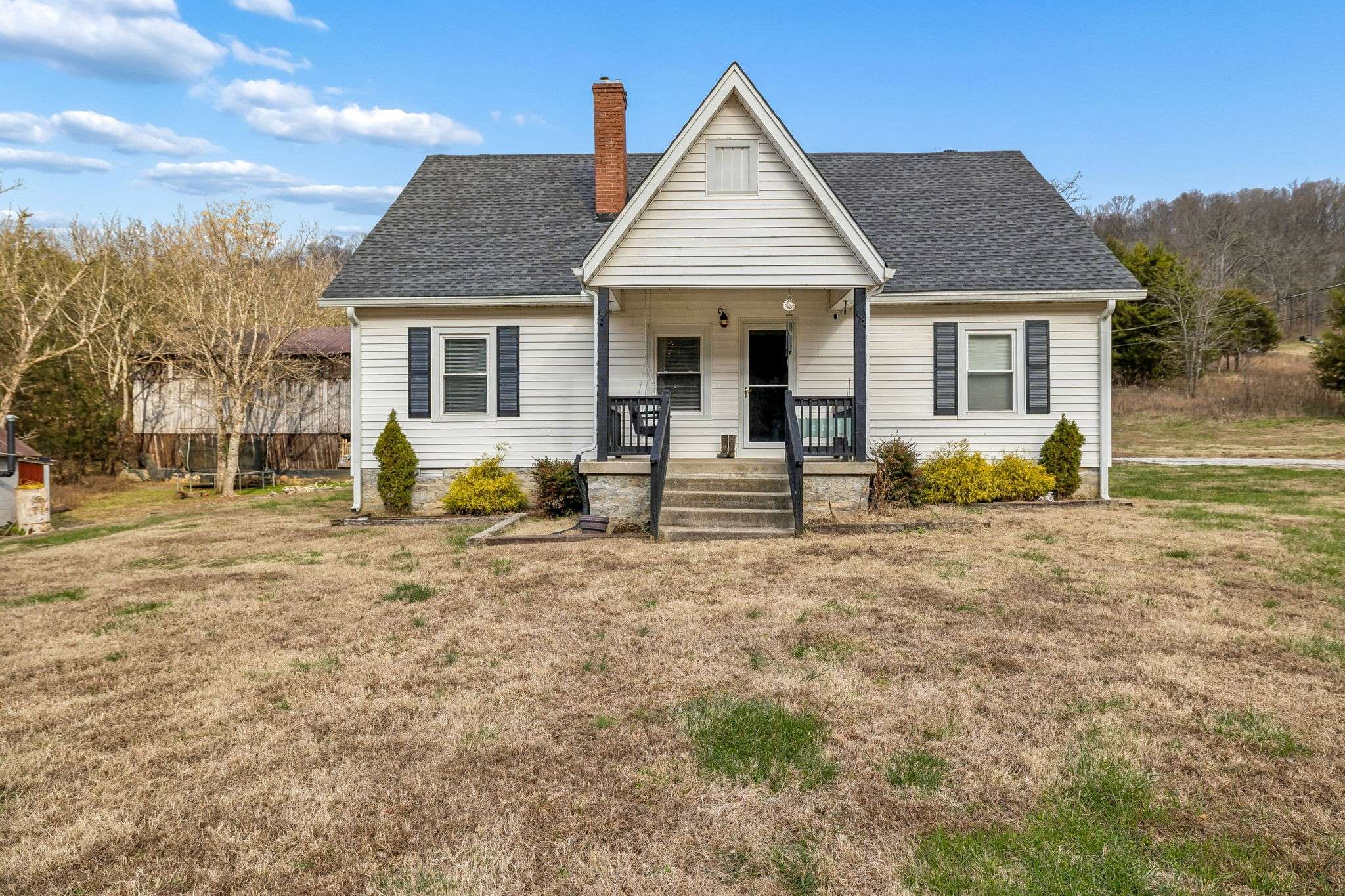147 Sloan Branch Rd, Pleasant Shade, TN 37145