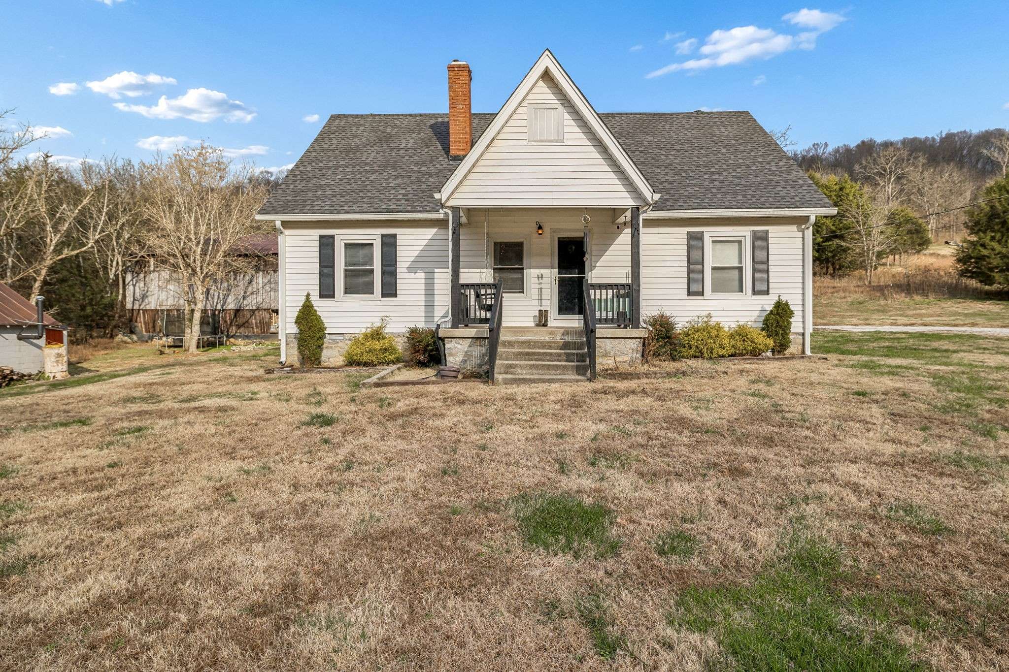 147 Sloan Branch Rd, Pleasant Shade, TN 37145