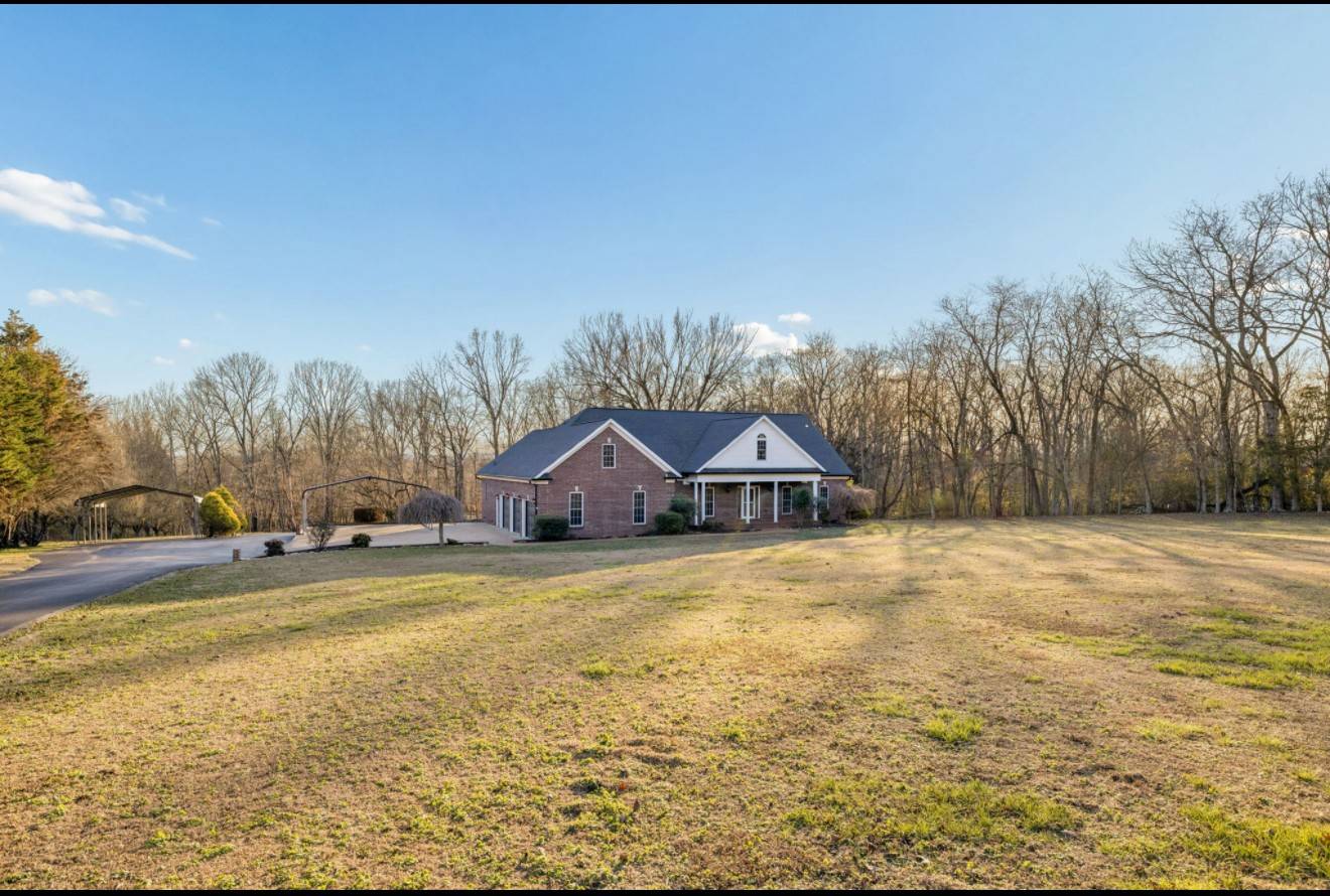 1366 Iron Bridge Rd, Columbia, TN 38401