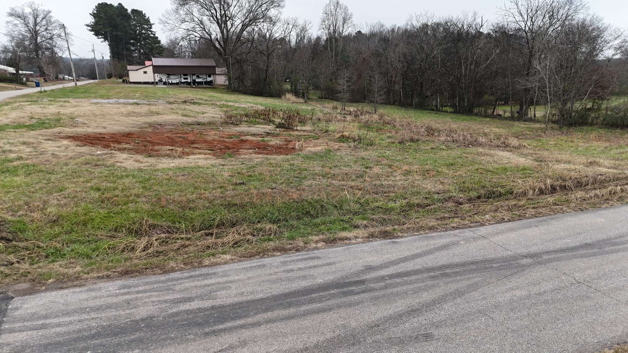 641 Mill St, Hollow Rock, TN 38342