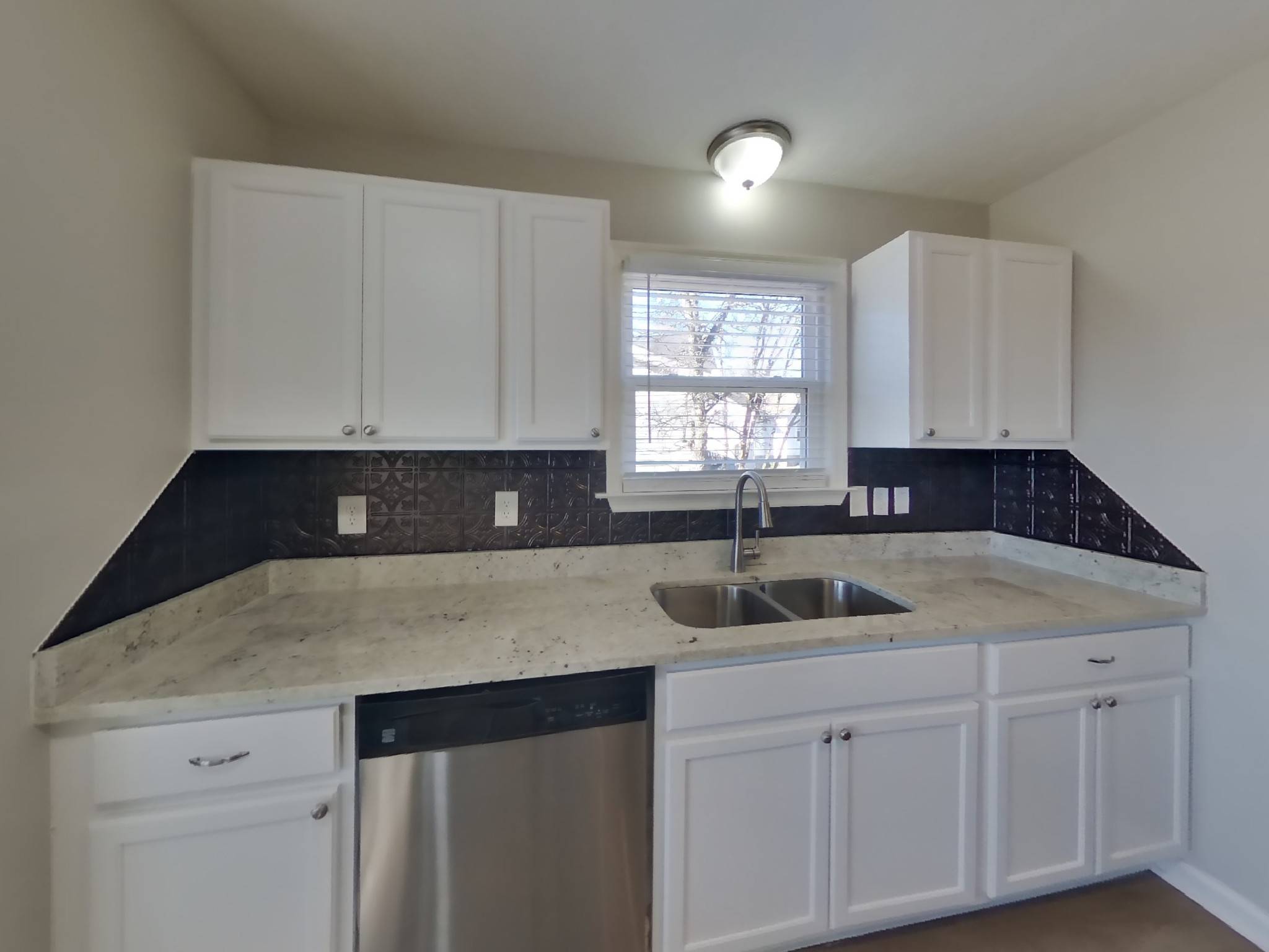 362 Park Ct #N, La Vergne, TN 37086