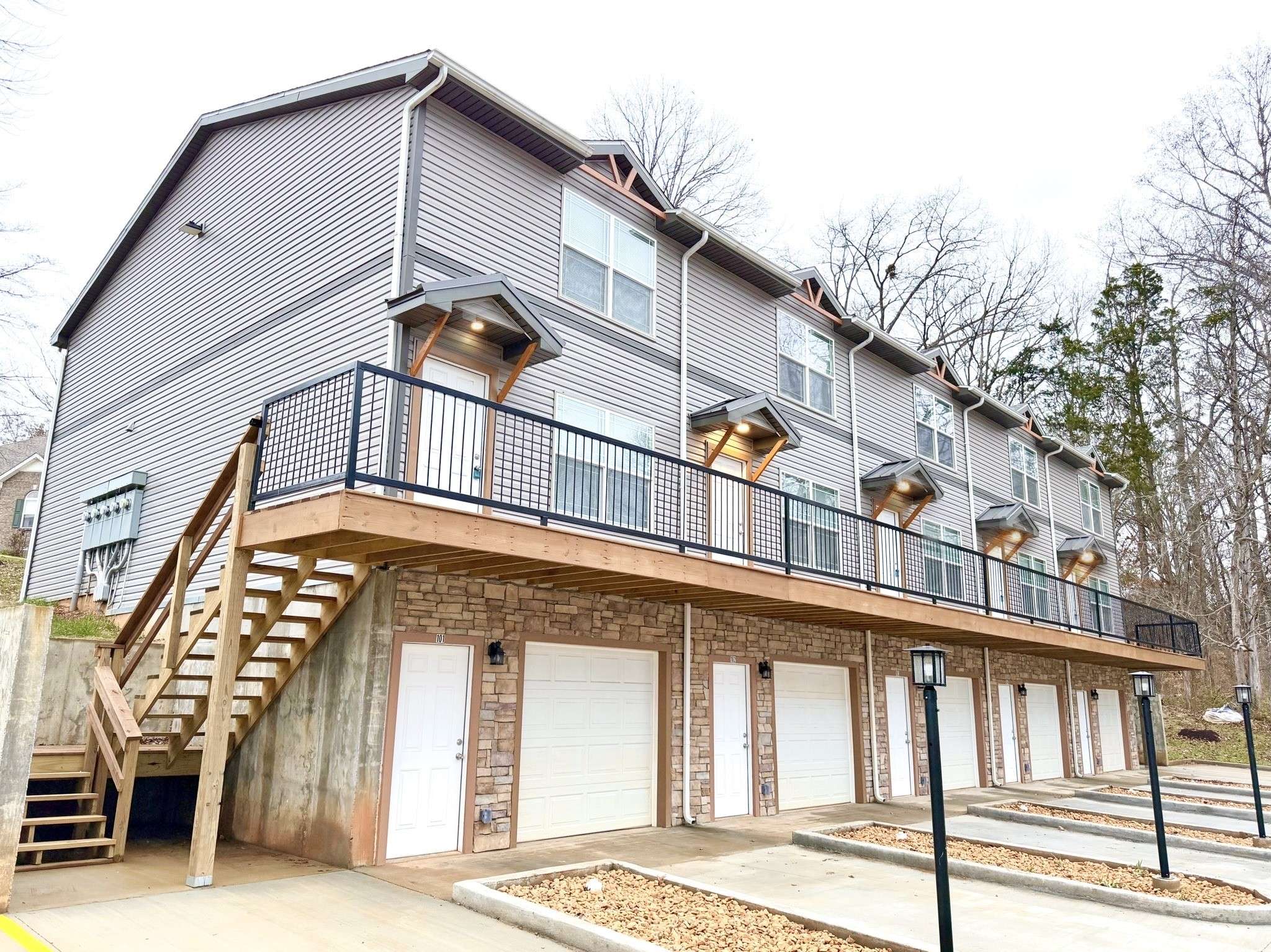 511 Glenstone Springs Dr, Clarksville, TN 37043