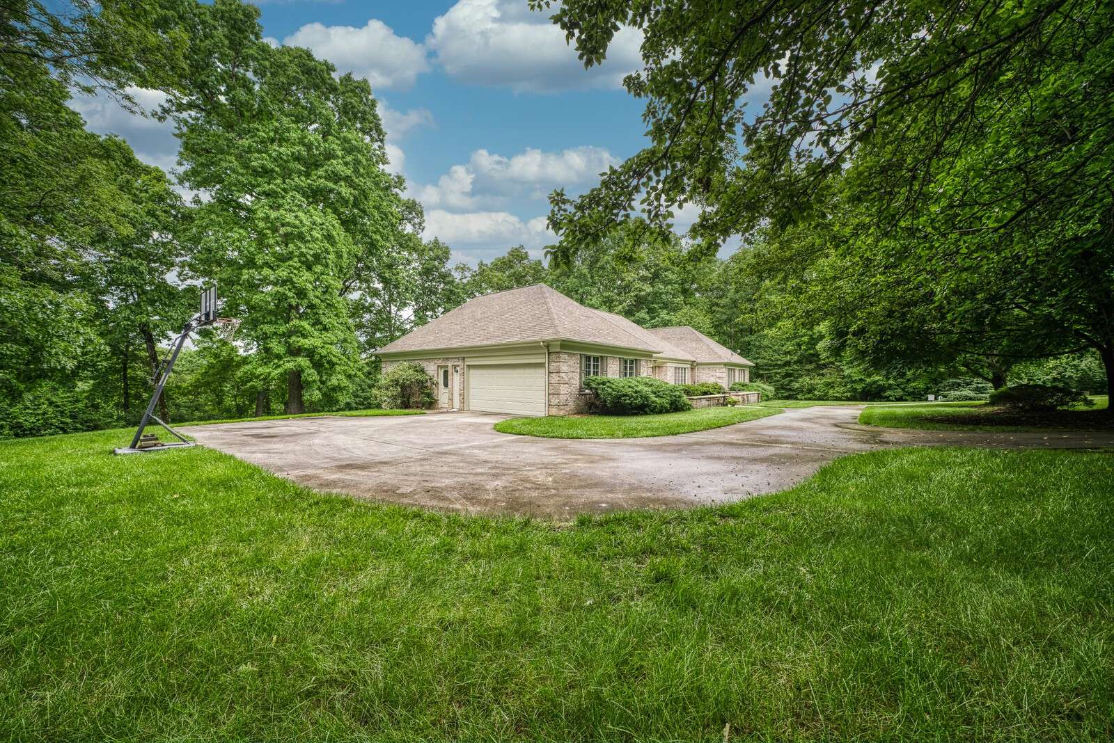 60 Bluff Rd, Crossville, TN 38555
