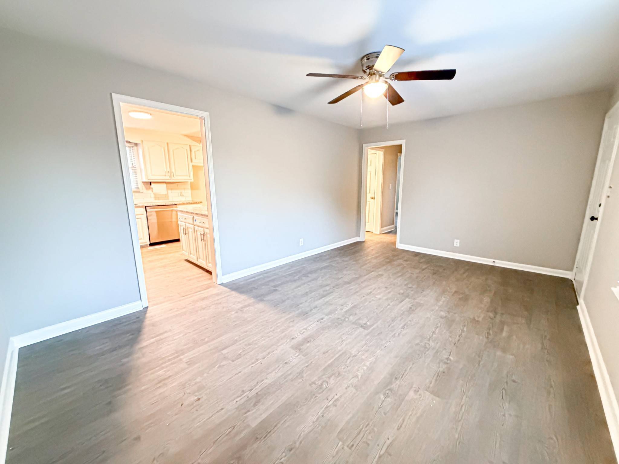 1906 Gardner Dr, Murfreesboro, TN 37130