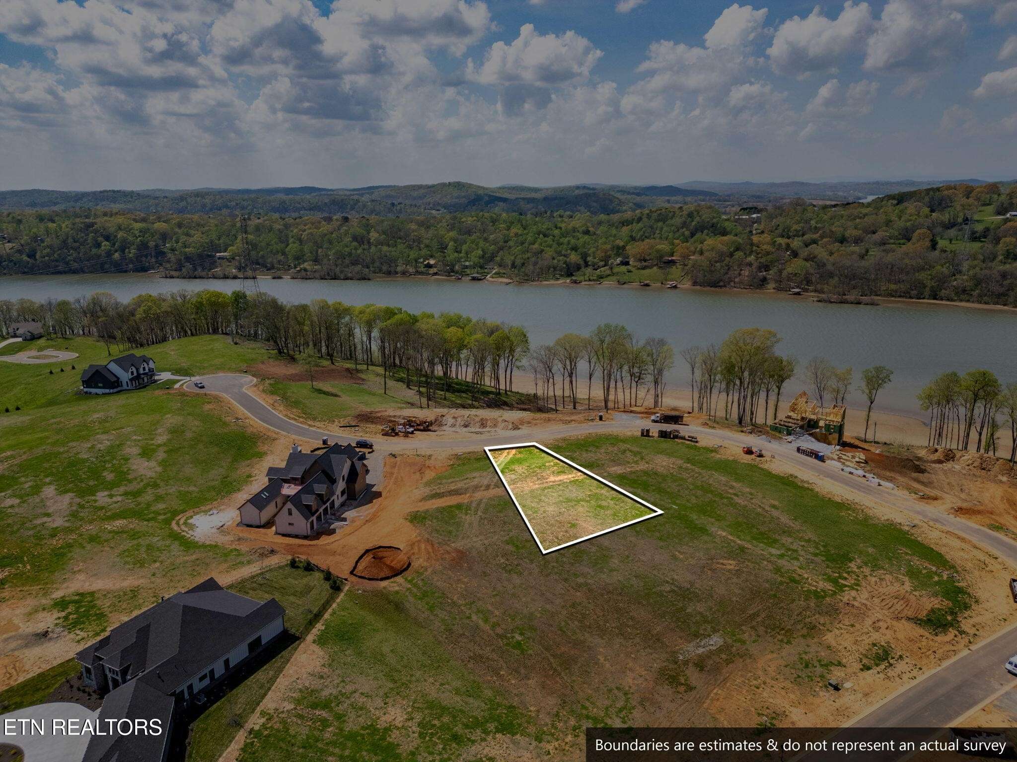 455 Firefly Drive, Loudon, TN 37774