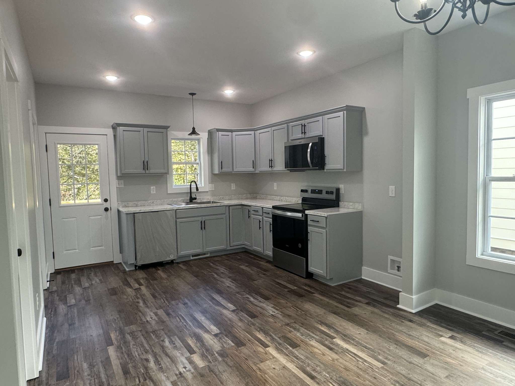 954 Greenwood Ave, Clarksville, TN 37040