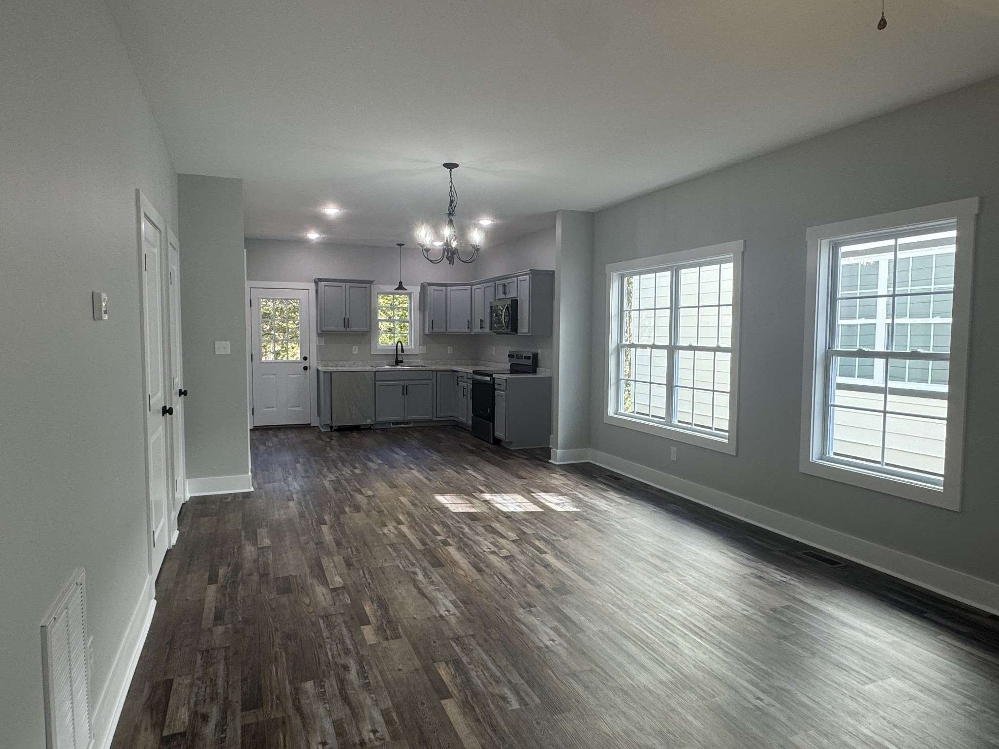 954 Greenwood Ave, Clarksville, TN 37040