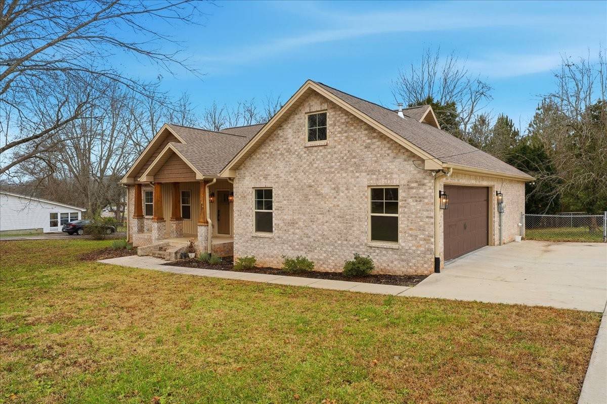 105 Lakeview Dr, Decherd, TN 37324