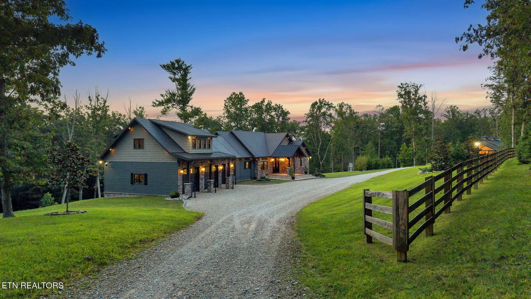 347 Charit Tr, Jamestown, TN 38556