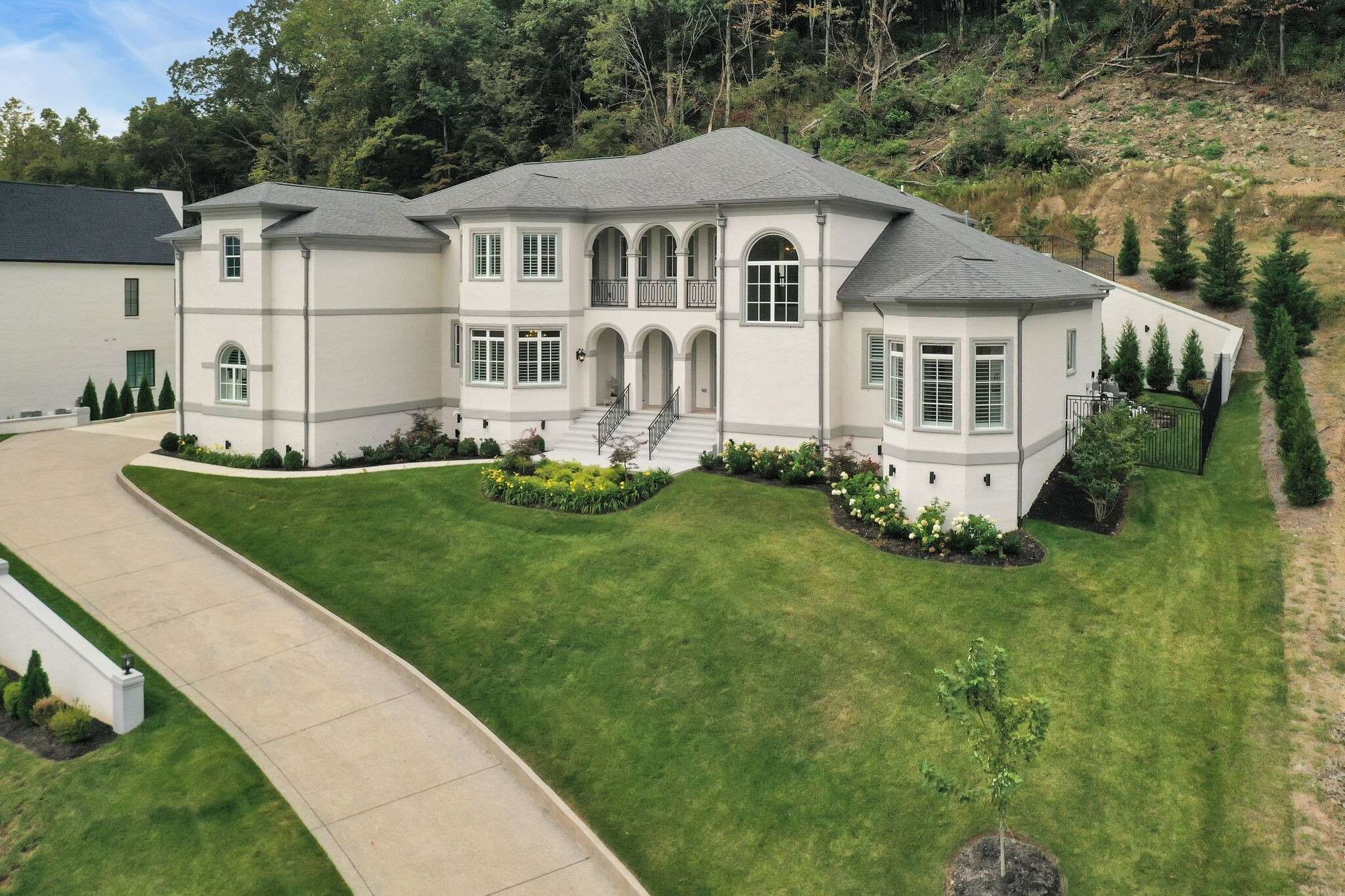 1065 Stockett Dr, Nashville, TN 37221