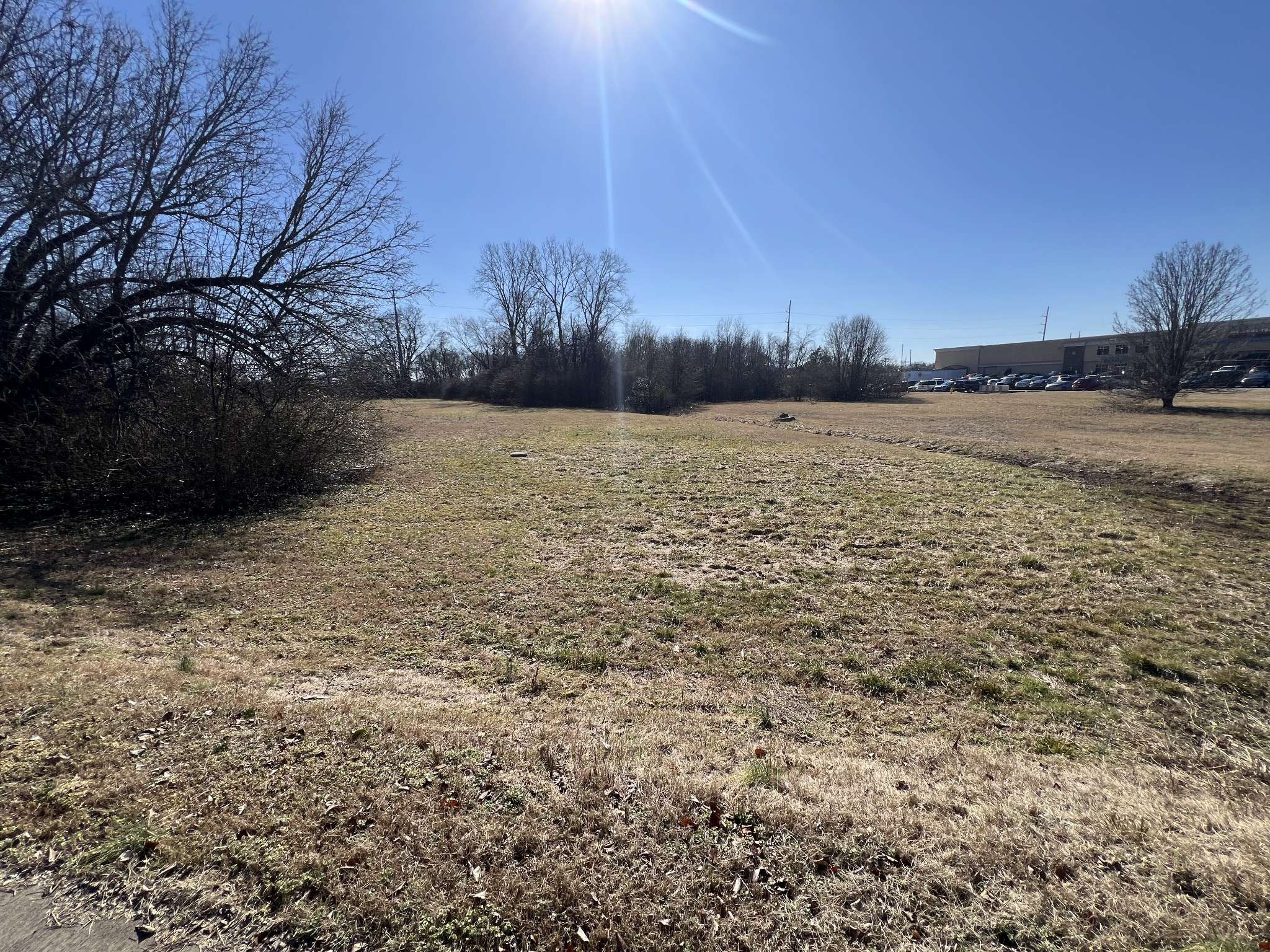 98 Volunteer Dr, Hendersonville, TN 37075