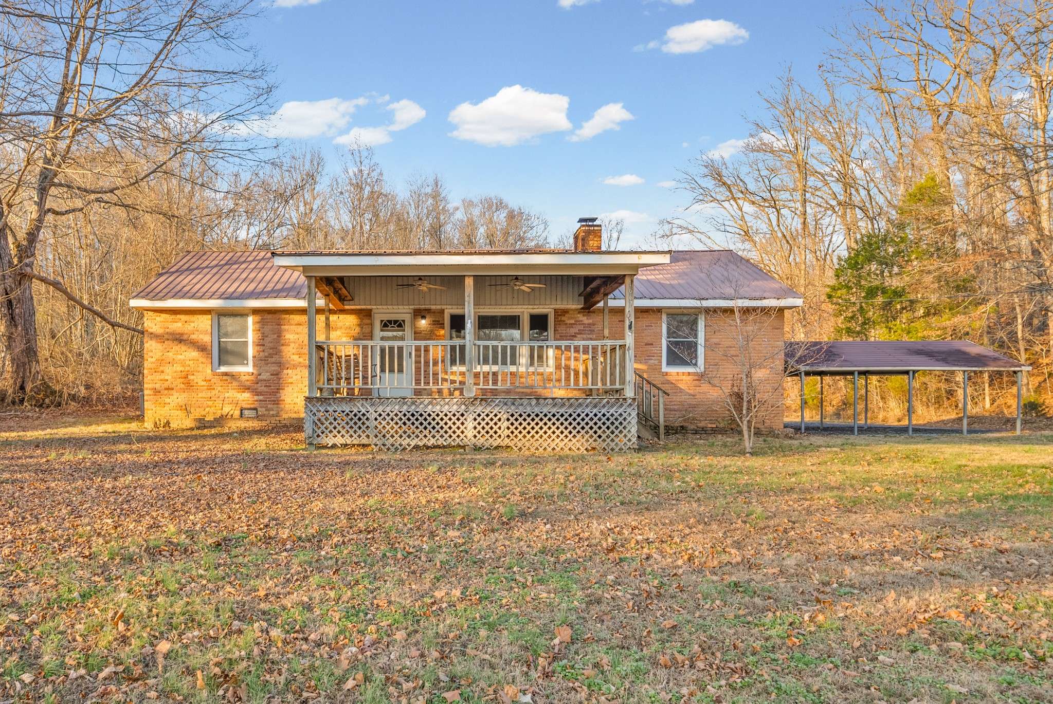 1667 McWhorter Rd, Cunningham, TN 37052