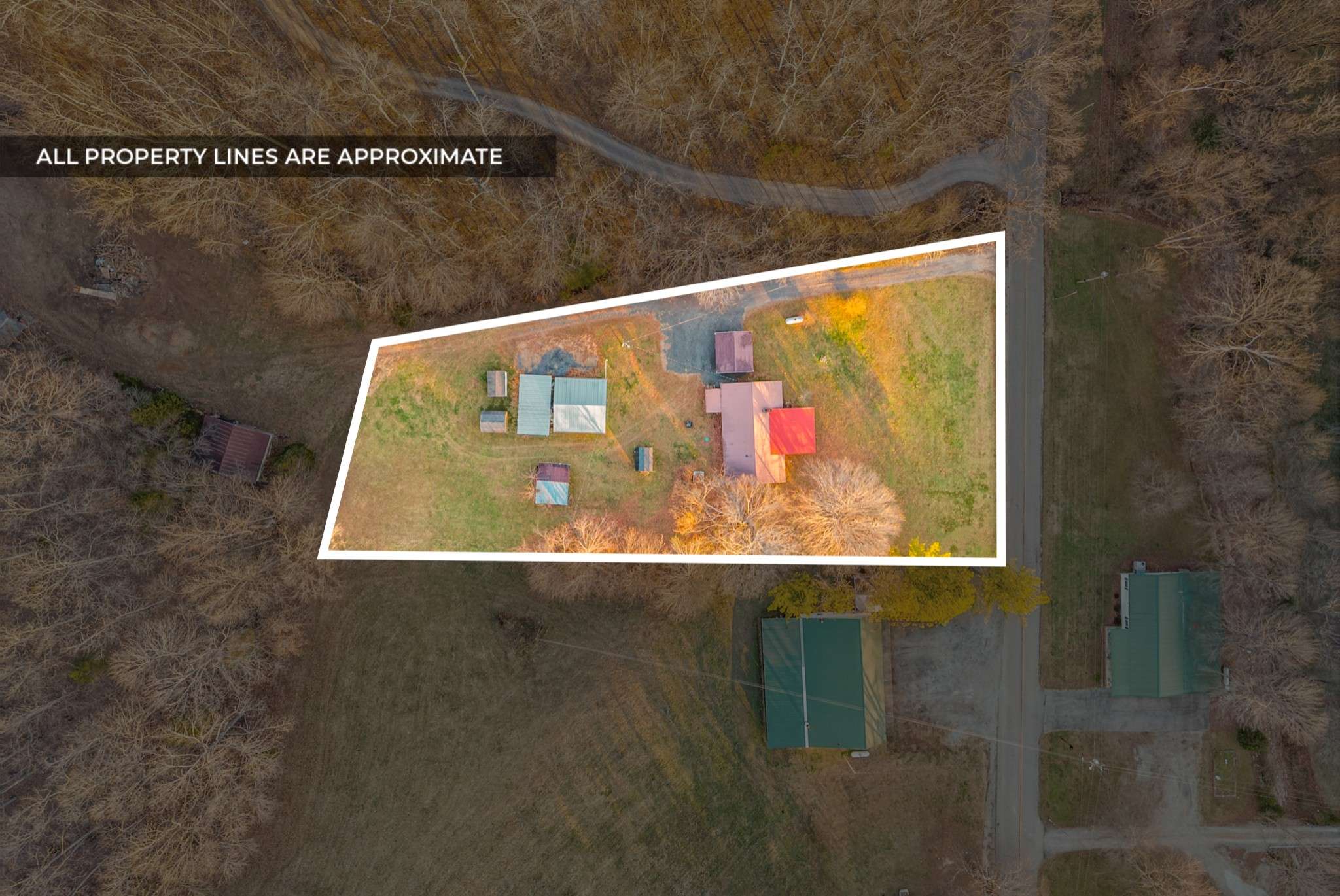 1667 McWhorter Rd, Cunningham, TN 37052