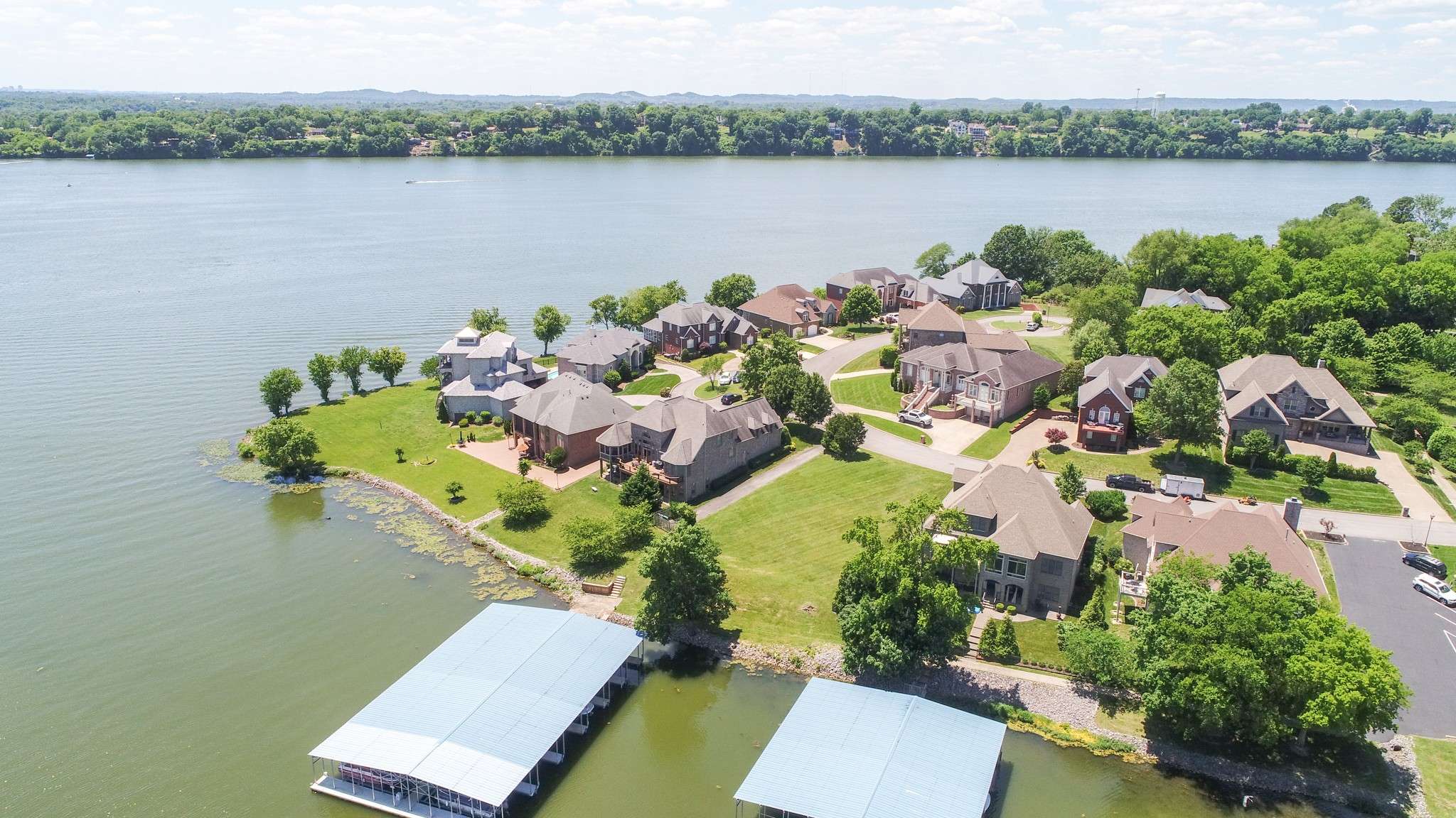131 Lake Harbor Dr, Hendersonville, TN 37075