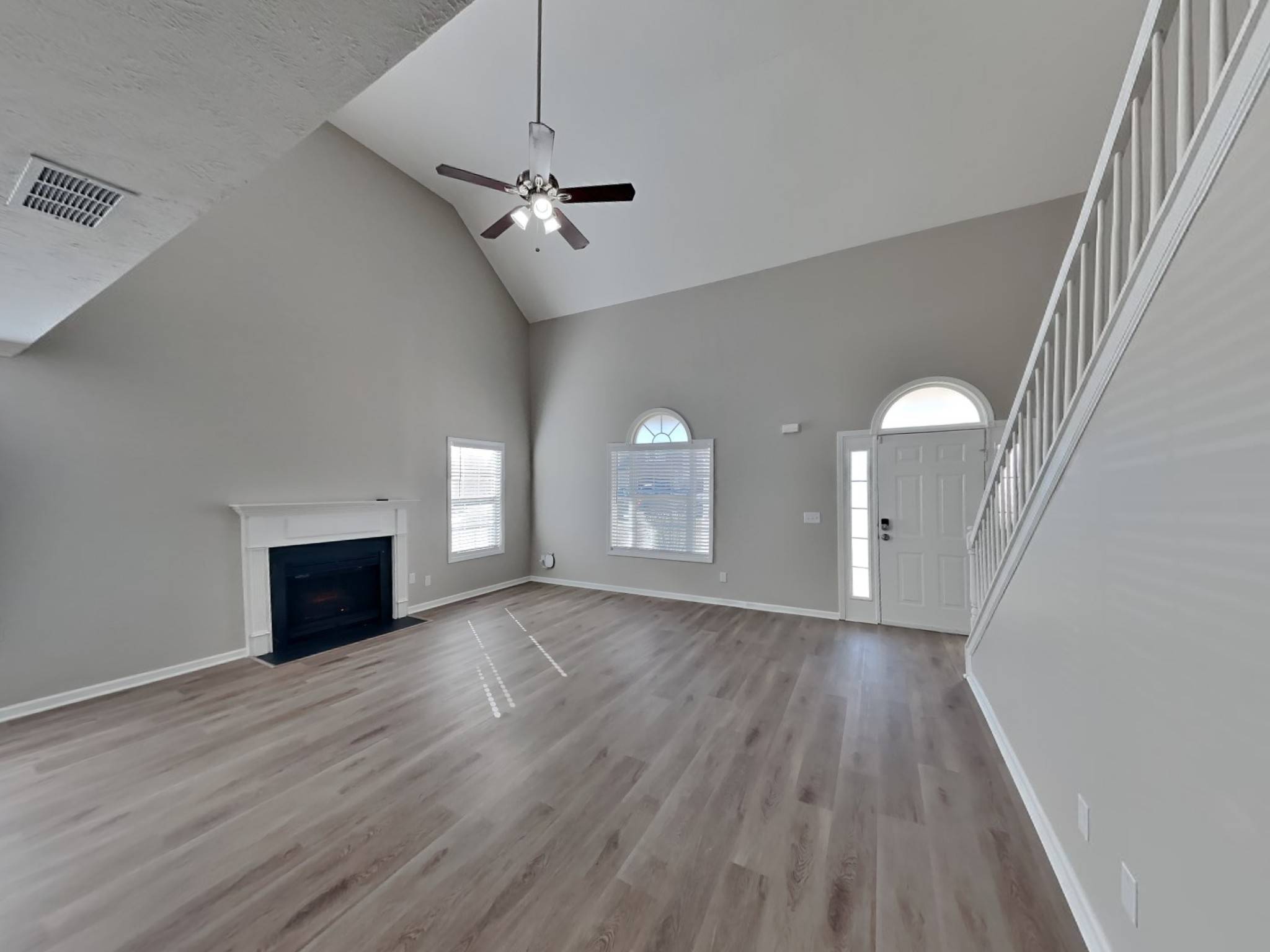 129 Mary Joe Martin Dr, La Vergne, TN 37086