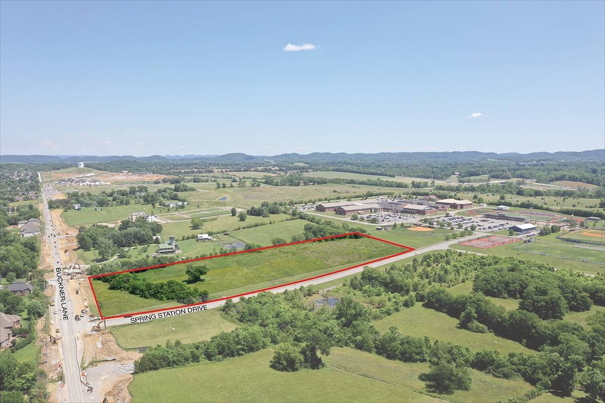 2756 Buckner Ln, Thompsons Station, TN 37179
