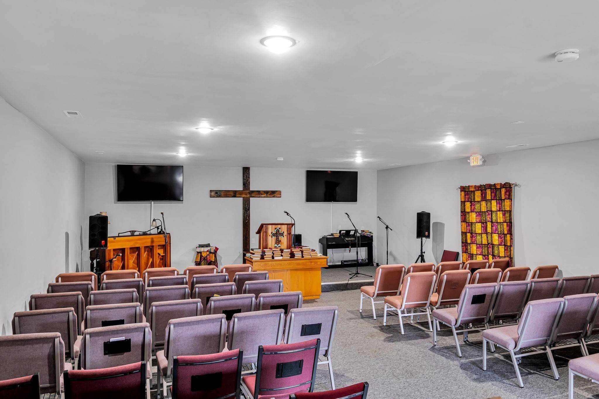 1213 W Gaines St, Lawrenceburg, TN 38464