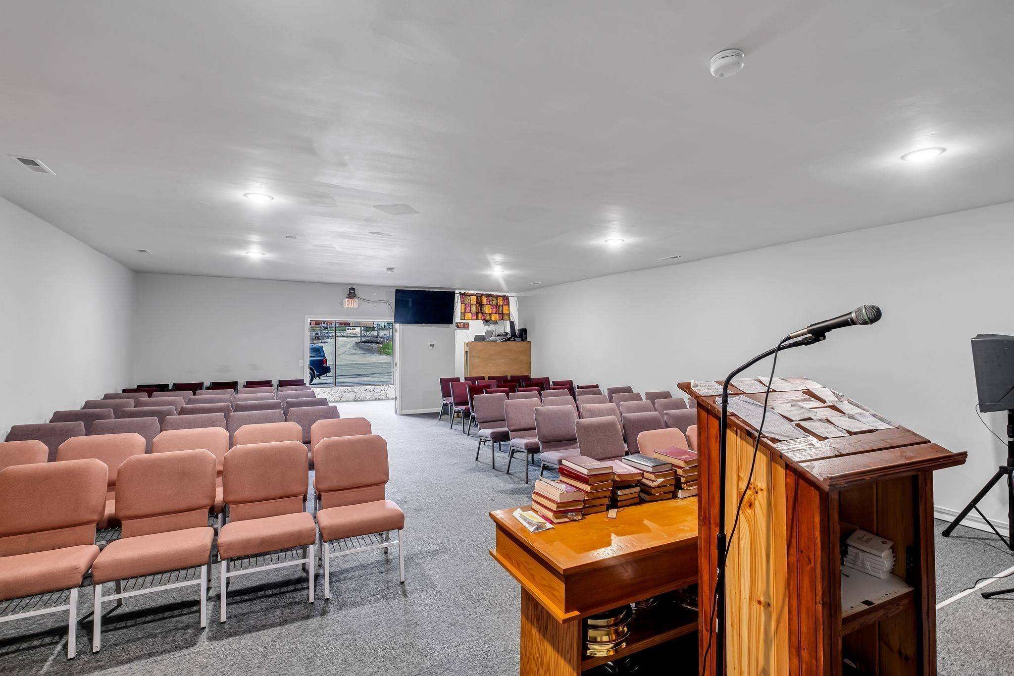 1213 W Gaines St, Lawrenceburg, TN 38464