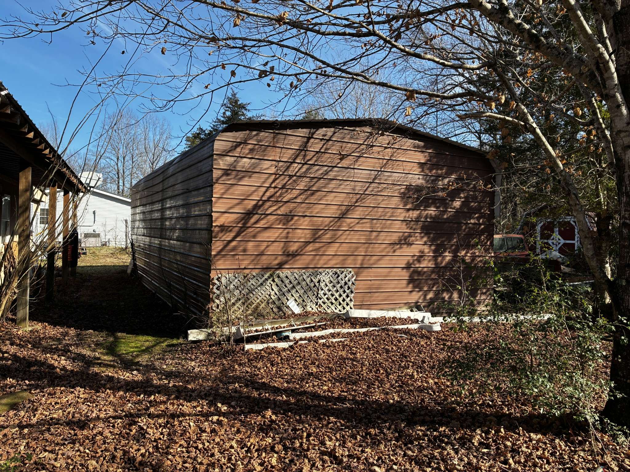202 Pineview Rd, Linden, TN 37096