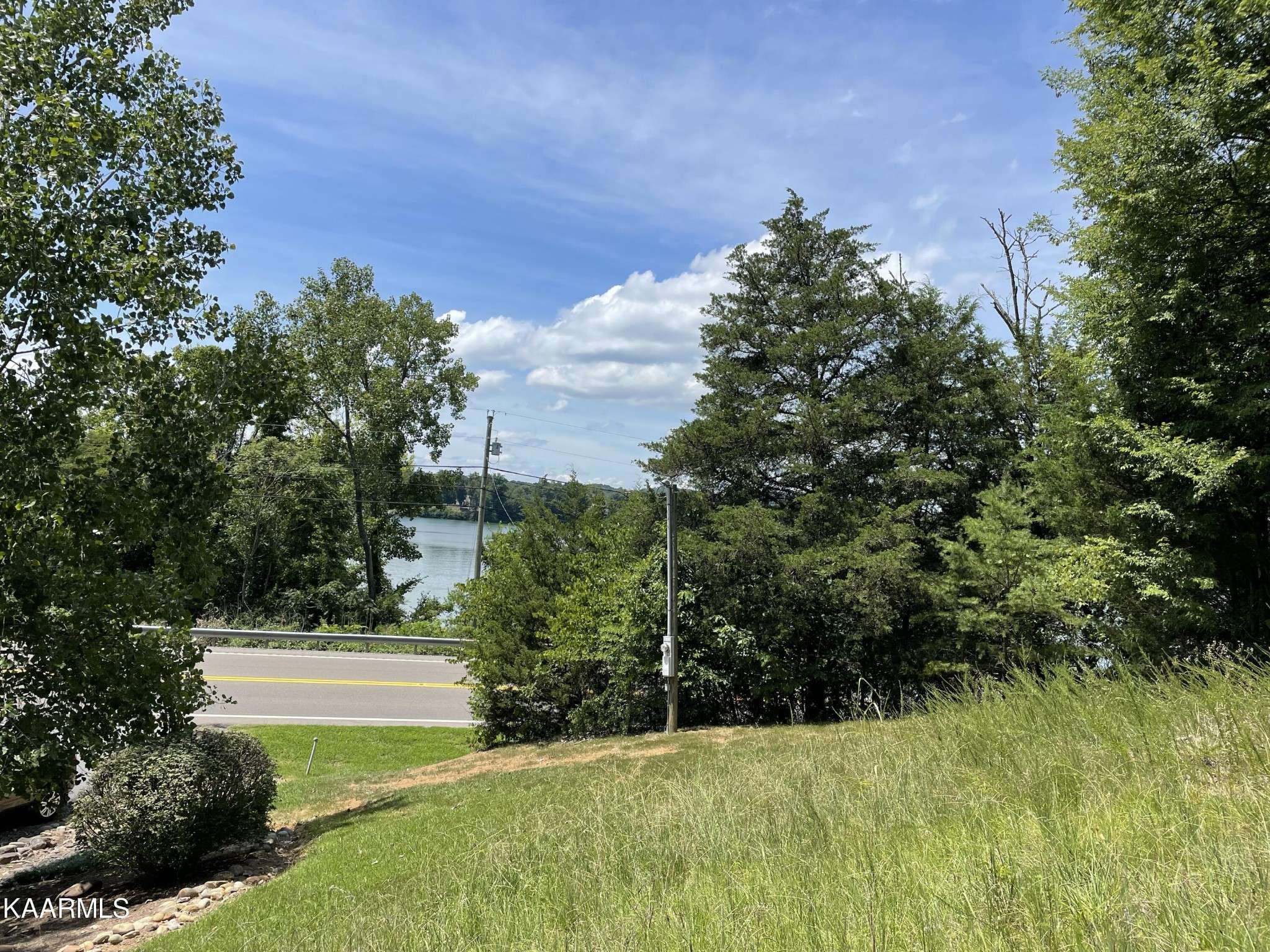 102 Lakeshore Way, Newport, TN 37821