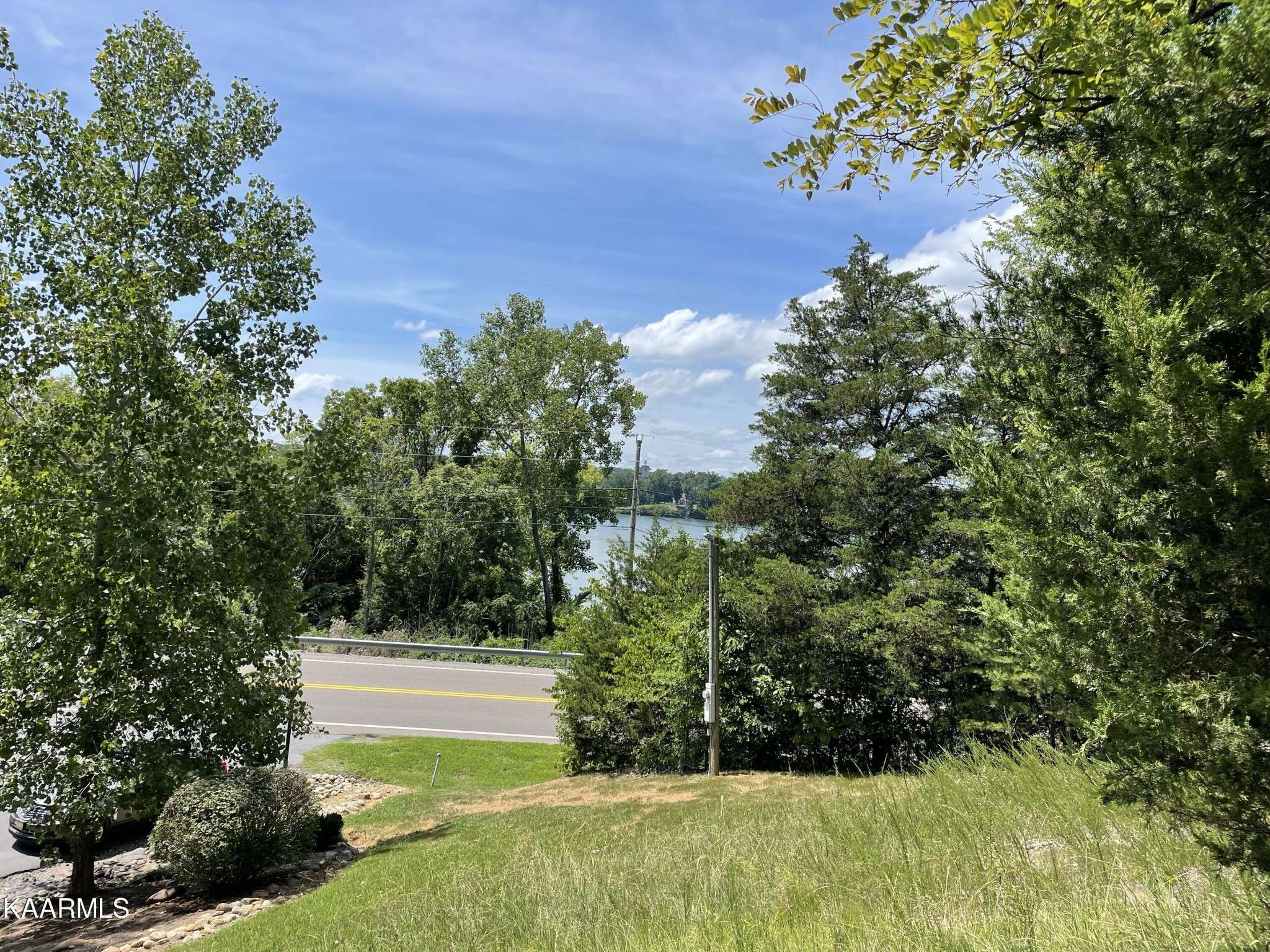 102 Lakeshore Way, Newport, TN 37821