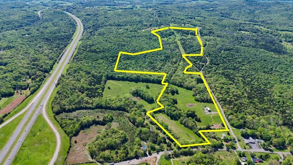 9147 Spantown Rd, Arrington, TN 37014