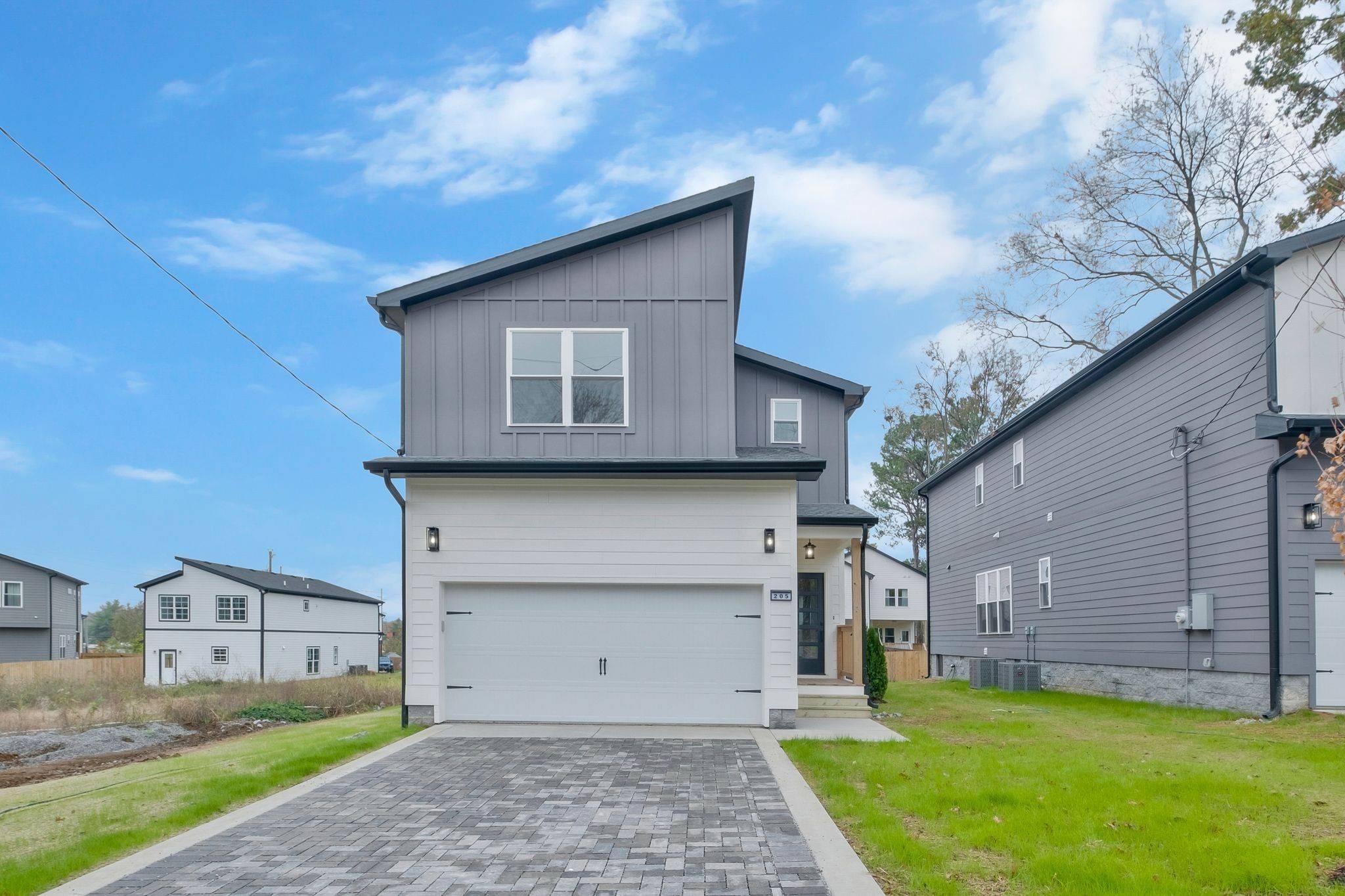 205 Paragon Mills Rd, Nashville, TN 37211
