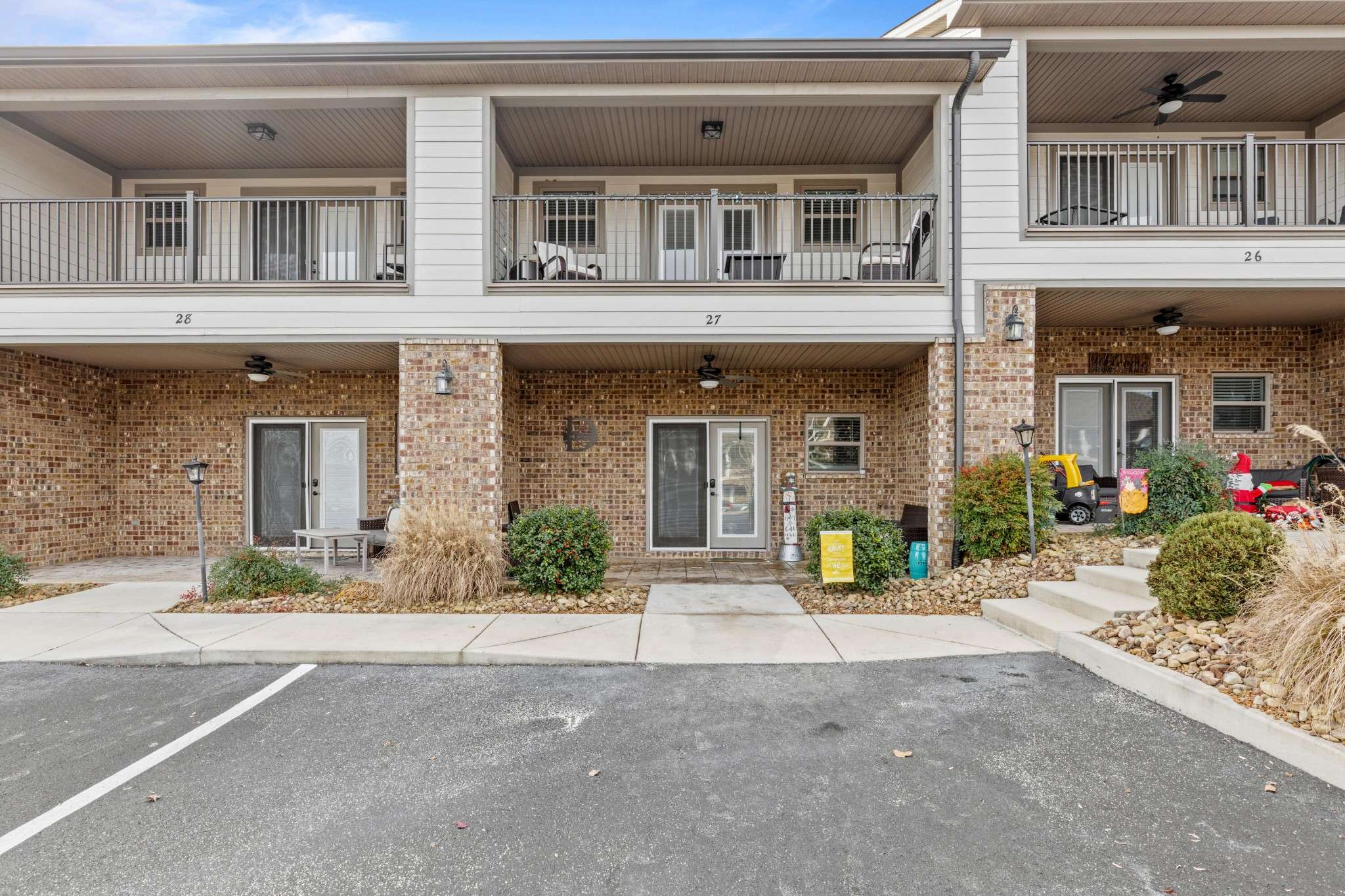 1255 New Lake Road #Unit 27, Spring City, TN 37381