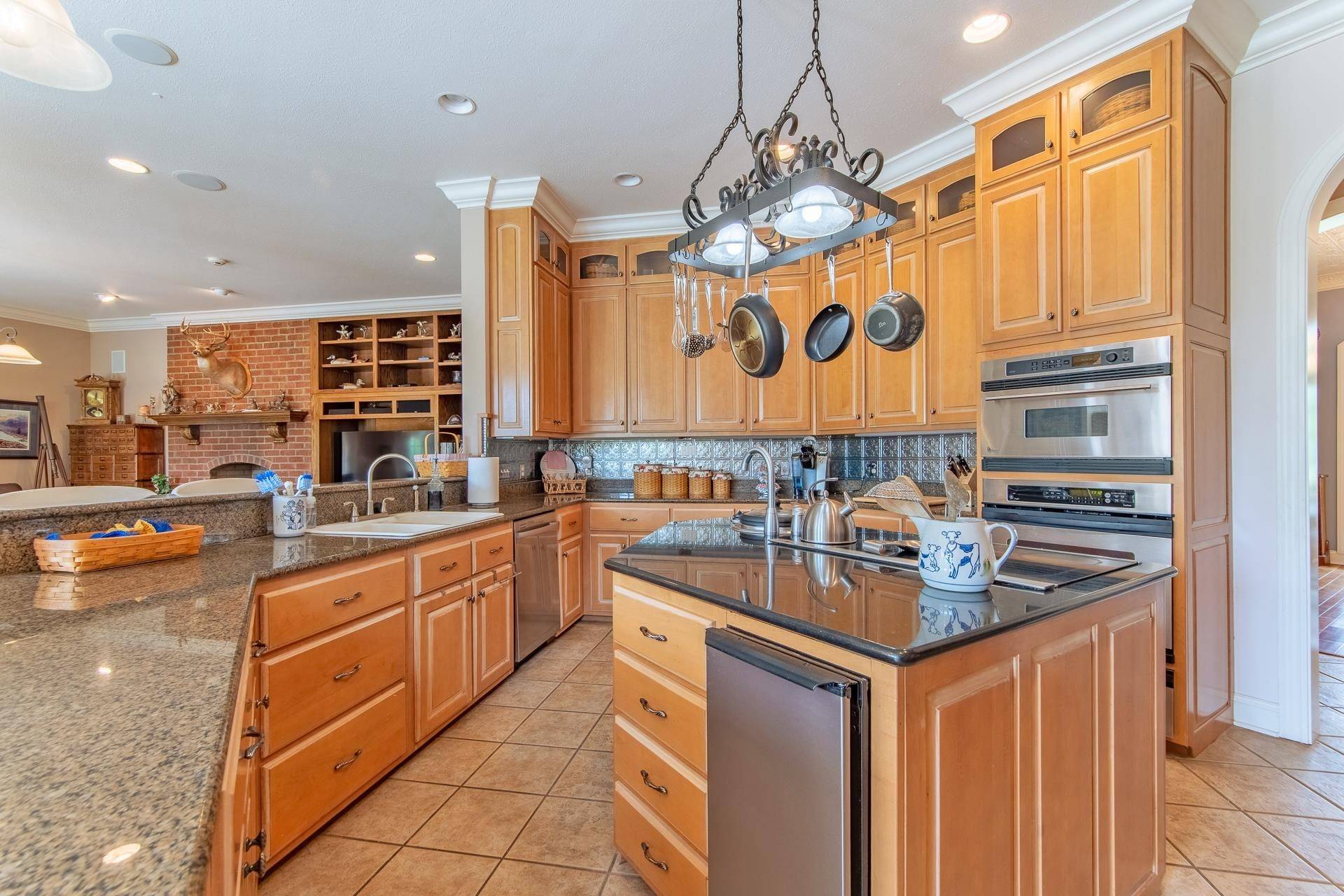 4265 CHARLIE POUNDS RD, Stantonville, TN 38379