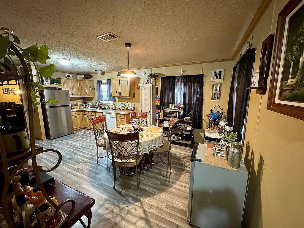 3351 E State Line Rd, Union City, TN 38261