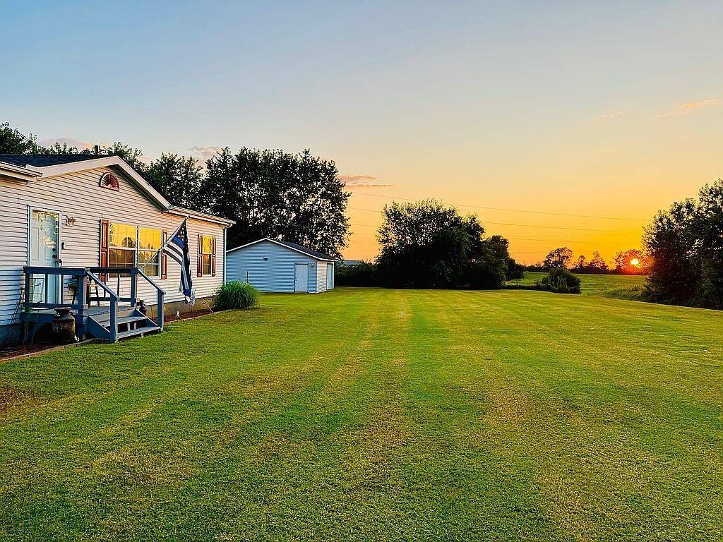 3351 E State Line Rd, Union City, TN 38261
