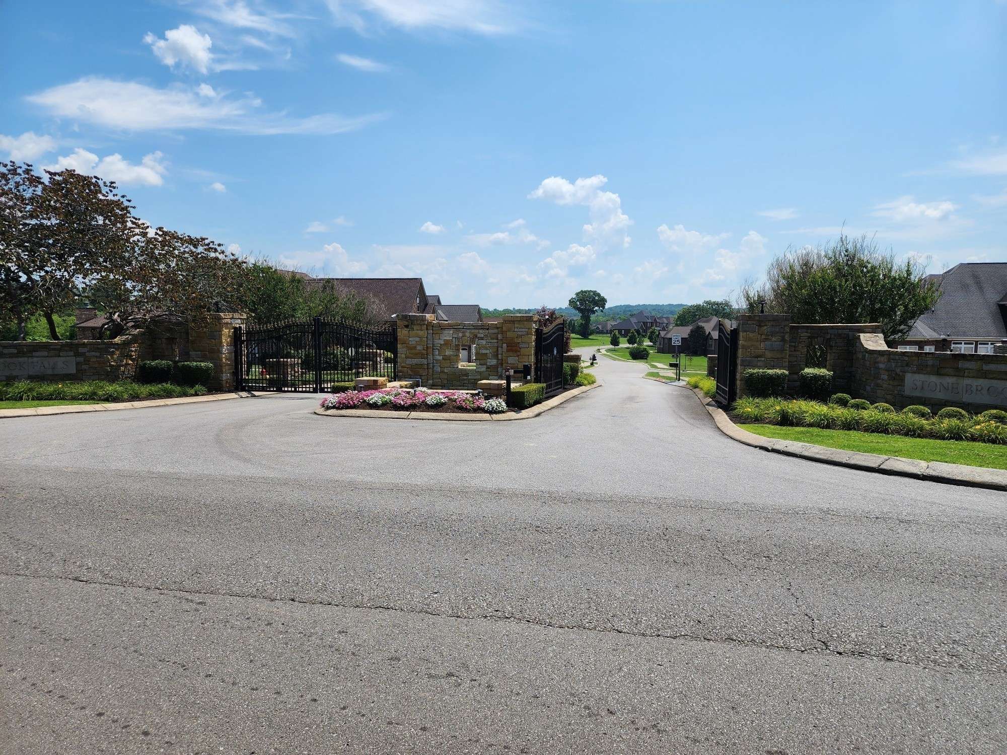 813 Stonebrook Dr, Lebanon, TN 37087