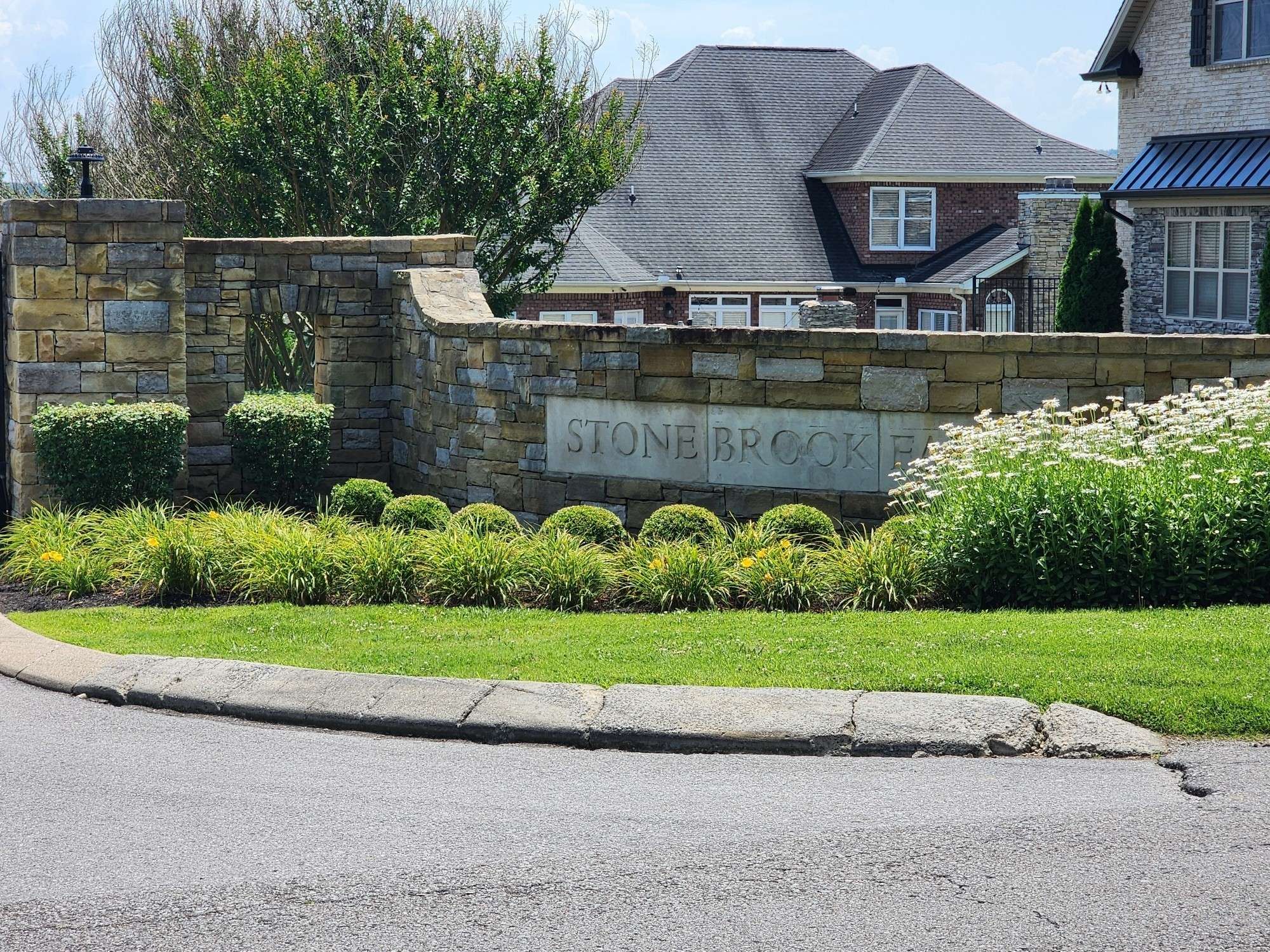813 Stonebrook Dr, Lebanon, TN 37087