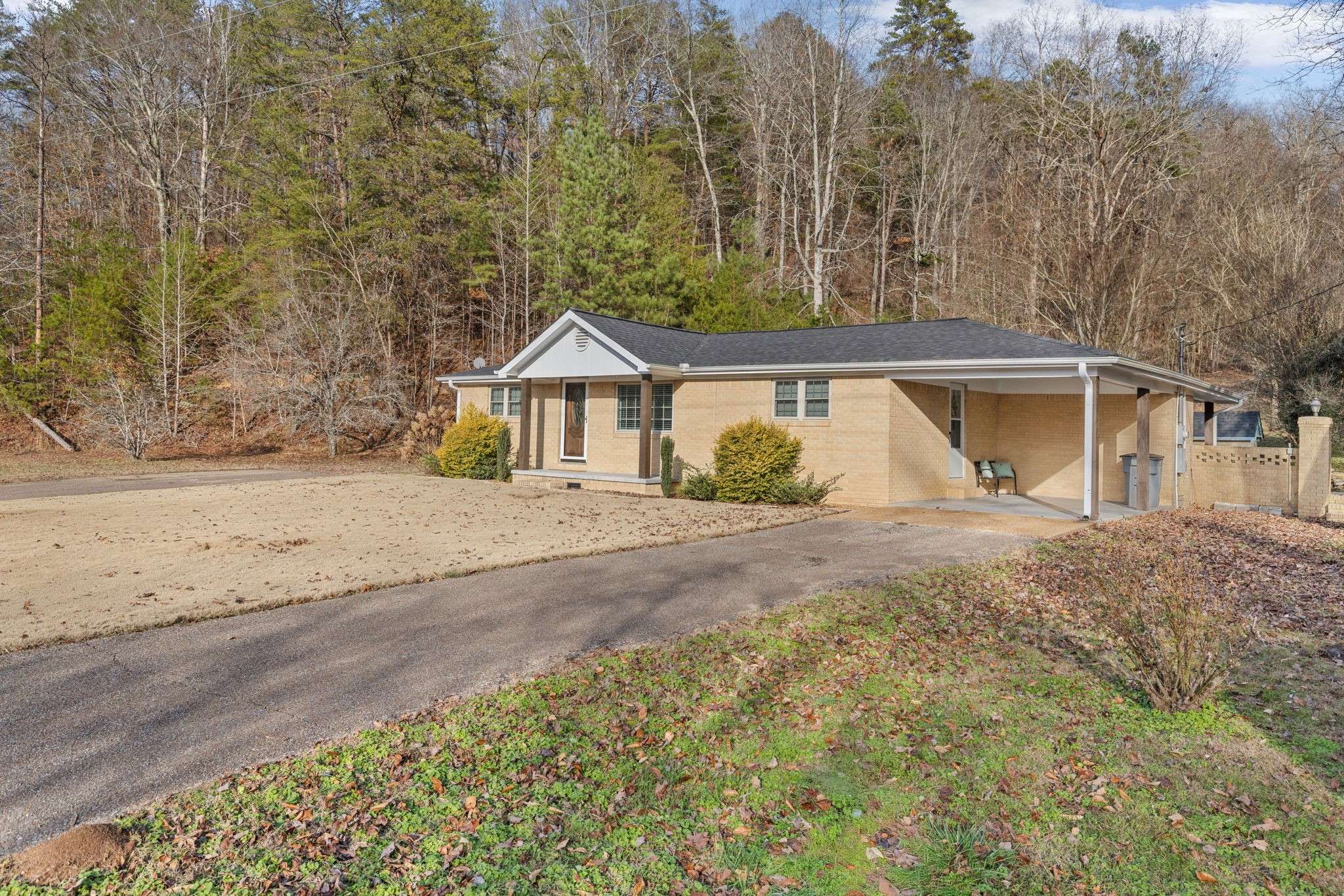 5685 County Rd 14, Waterloo, AL 35677