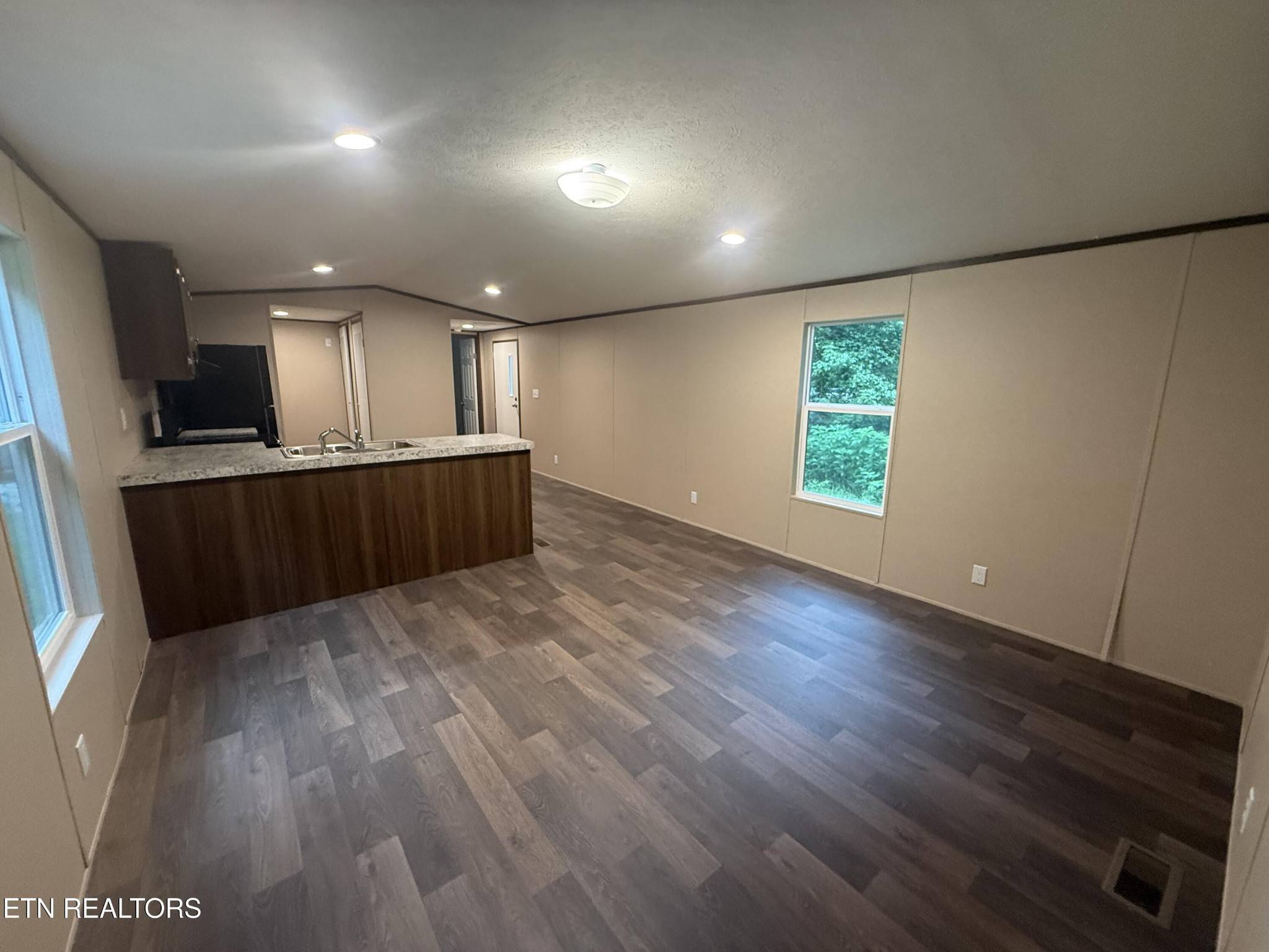 1307 Briceville Hwy, Briceville, TN 37710