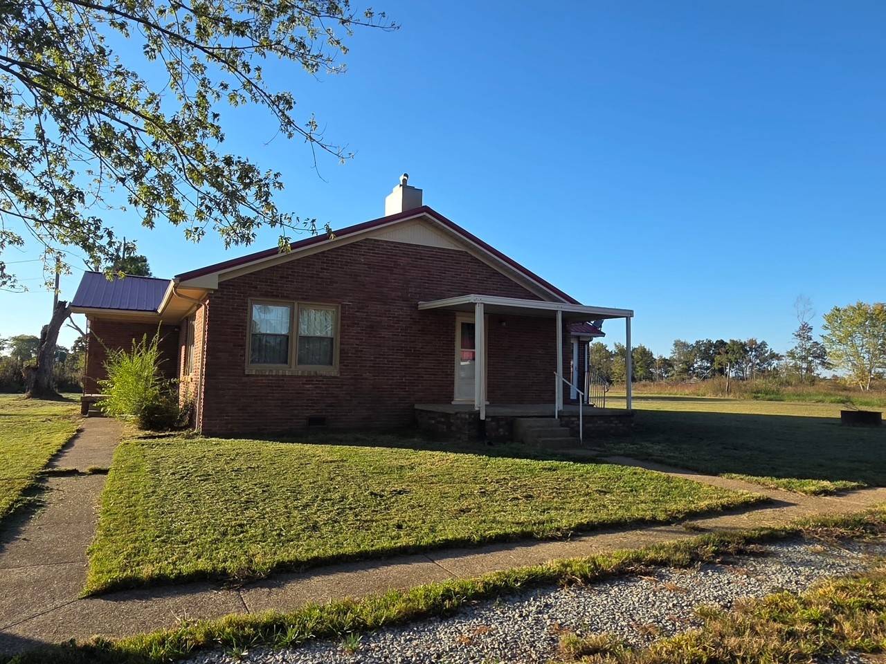 126 Dunn Rd, Leoma, TN 38468