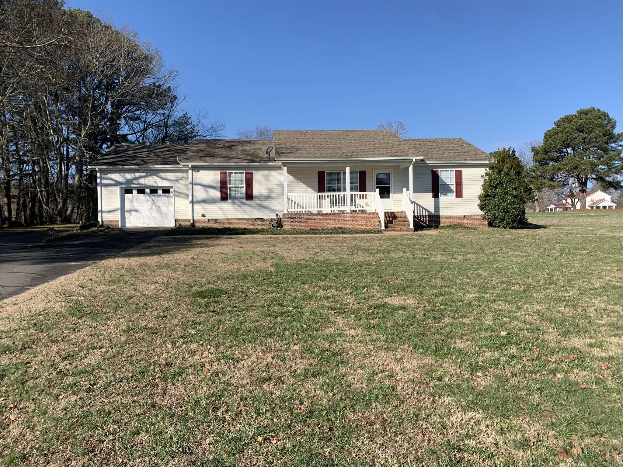 301 Rosson St, Summertown, TN 38483