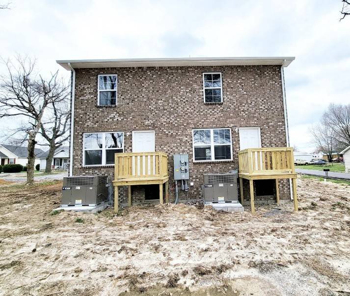 103 Walton Ave, Lafayette, TN 37083