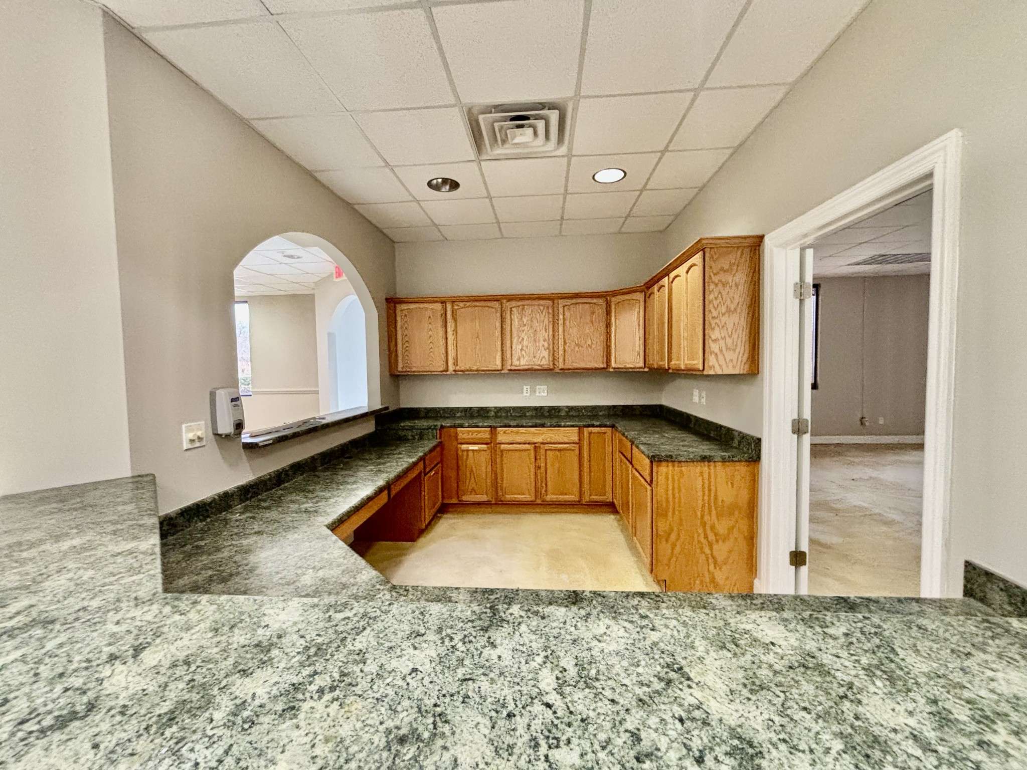 100 Hunters Ln, Tullahoma, TN 37388