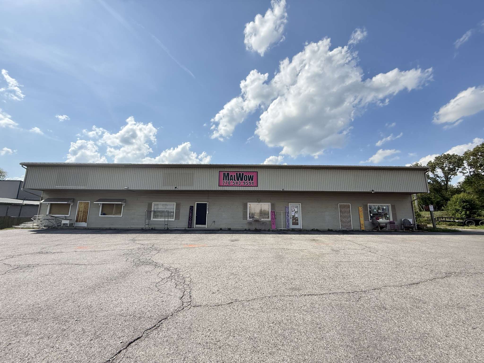 2111 Robert L Draper Way, Powderly, KY 42367