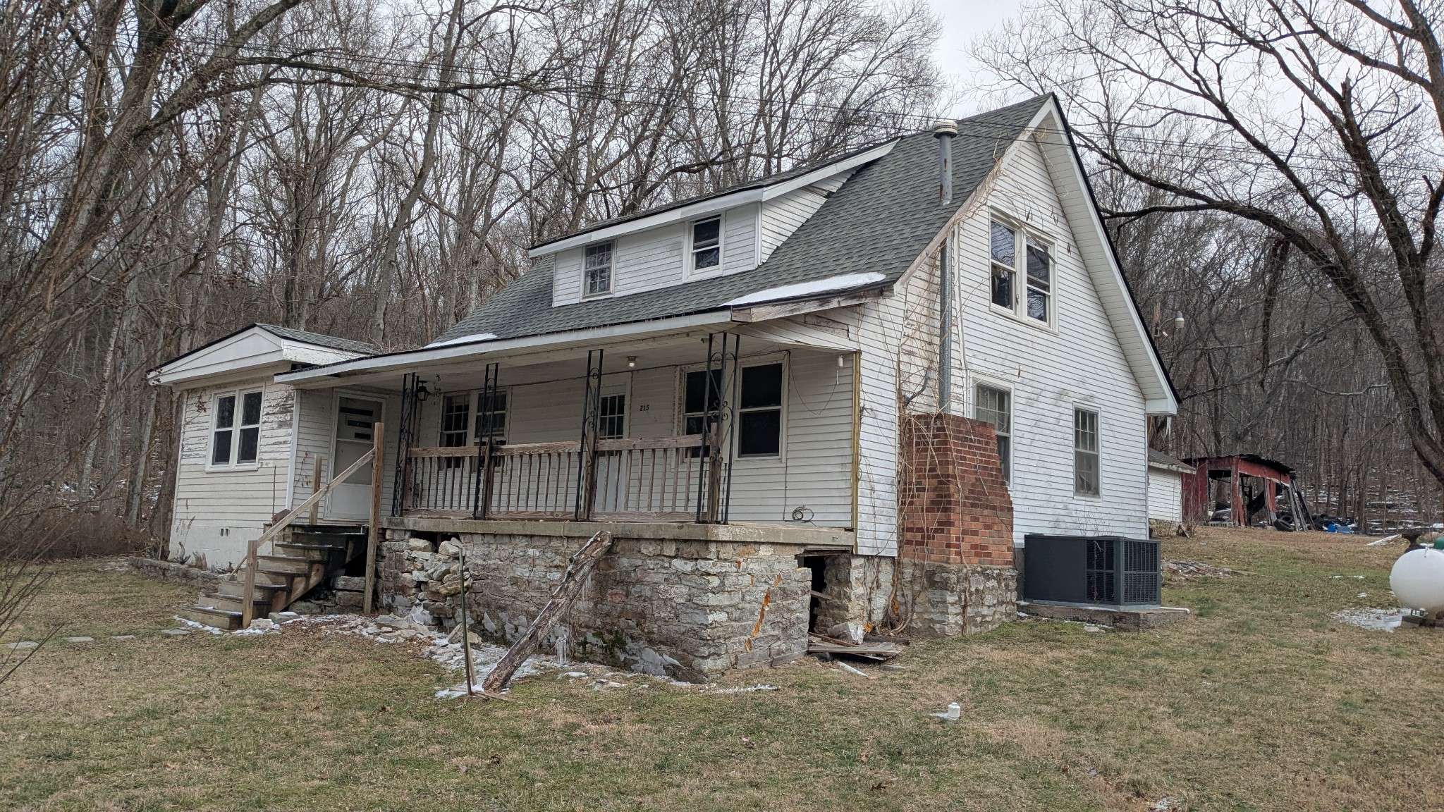 215 Robertson Ln, Castalian Springs, TN 37031